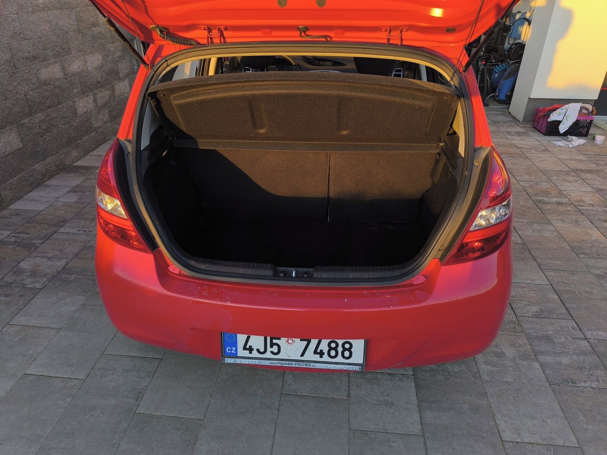 Hyundai i20, 1. majitel, zimní a letní kola - fotka 4