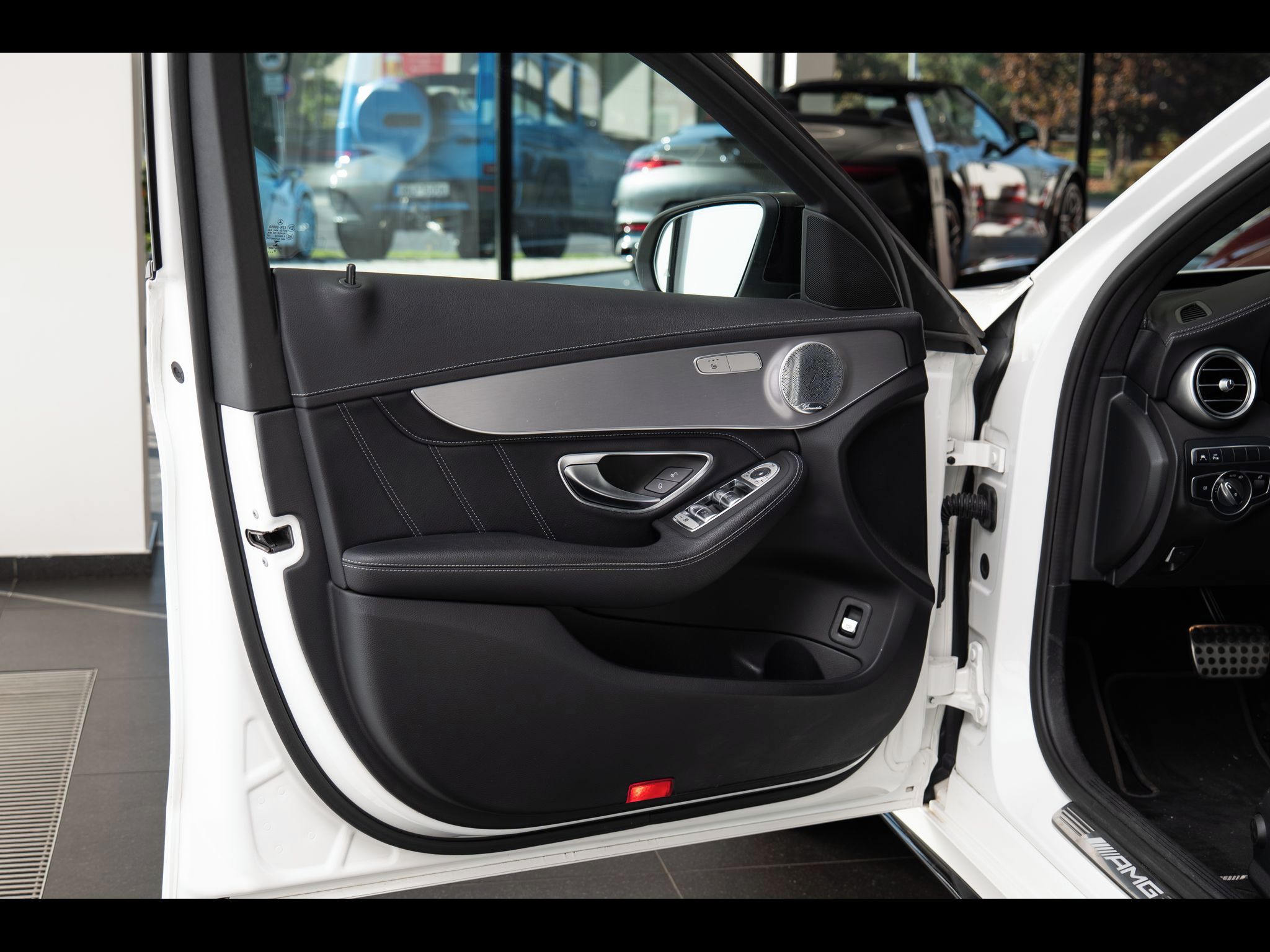 Mercedes-Benz Třídy C, 63 AMG T/Burmester/Pano/Carbon - fotka 6