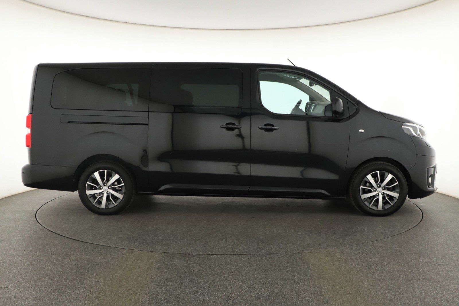 Toyota Proace Verso, 2.0 D-4D, VIP, 7 míst, L2 - fotka 6