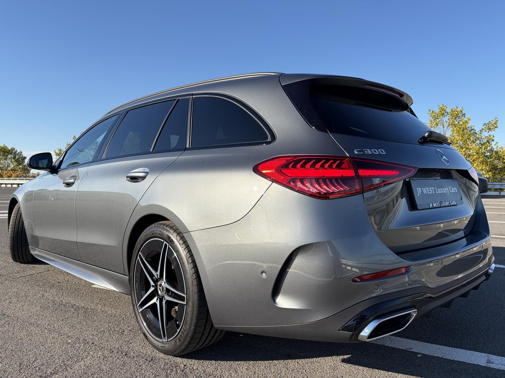 Mercedes-Benz Třídy C, 300T 4Matic AMG Distronic 360°