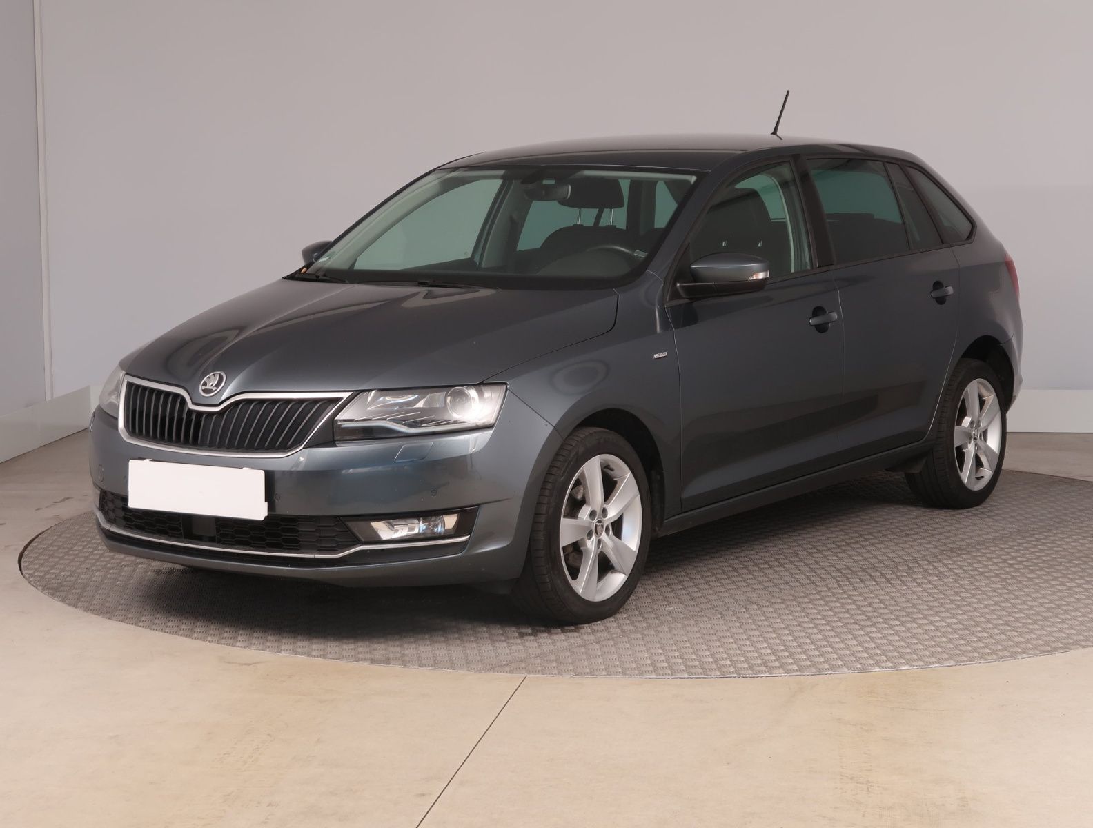 Škoda Rapid, 1.4 TDI, Spaceback, Xenony - fotka 3