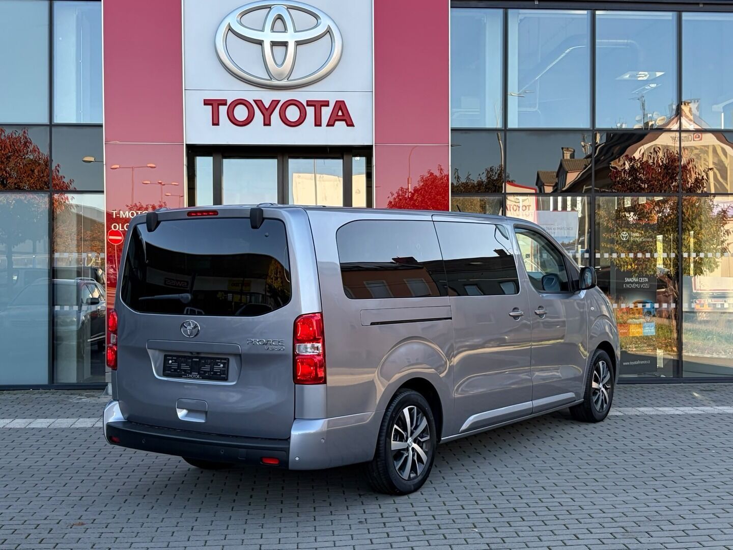 Toyota Proace, 2.0L Diesel  Family - fotka 3
