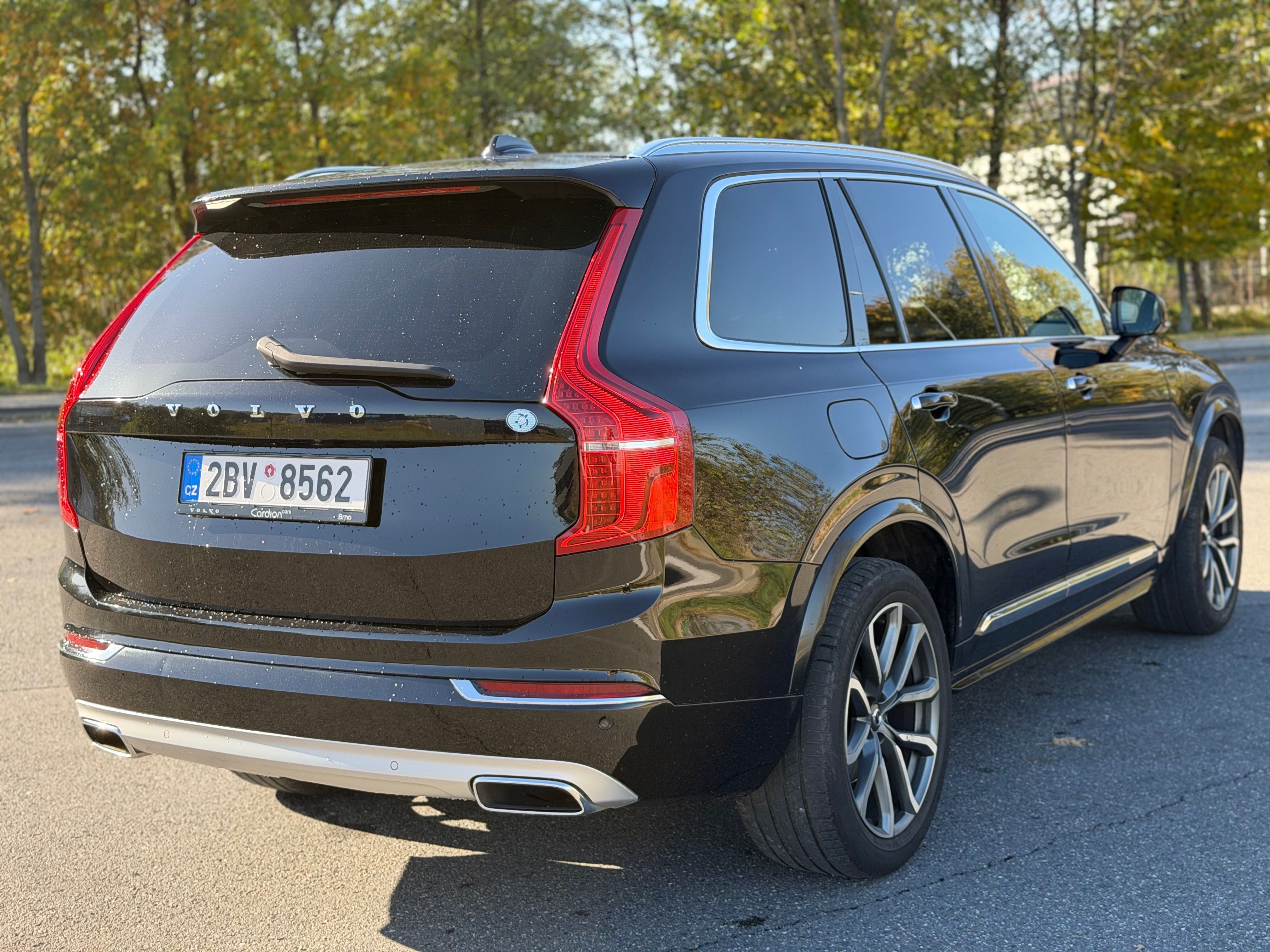 Volvo XC90, 2.0 B 228kW 4X4 Vzduch AUT - fotka 4
