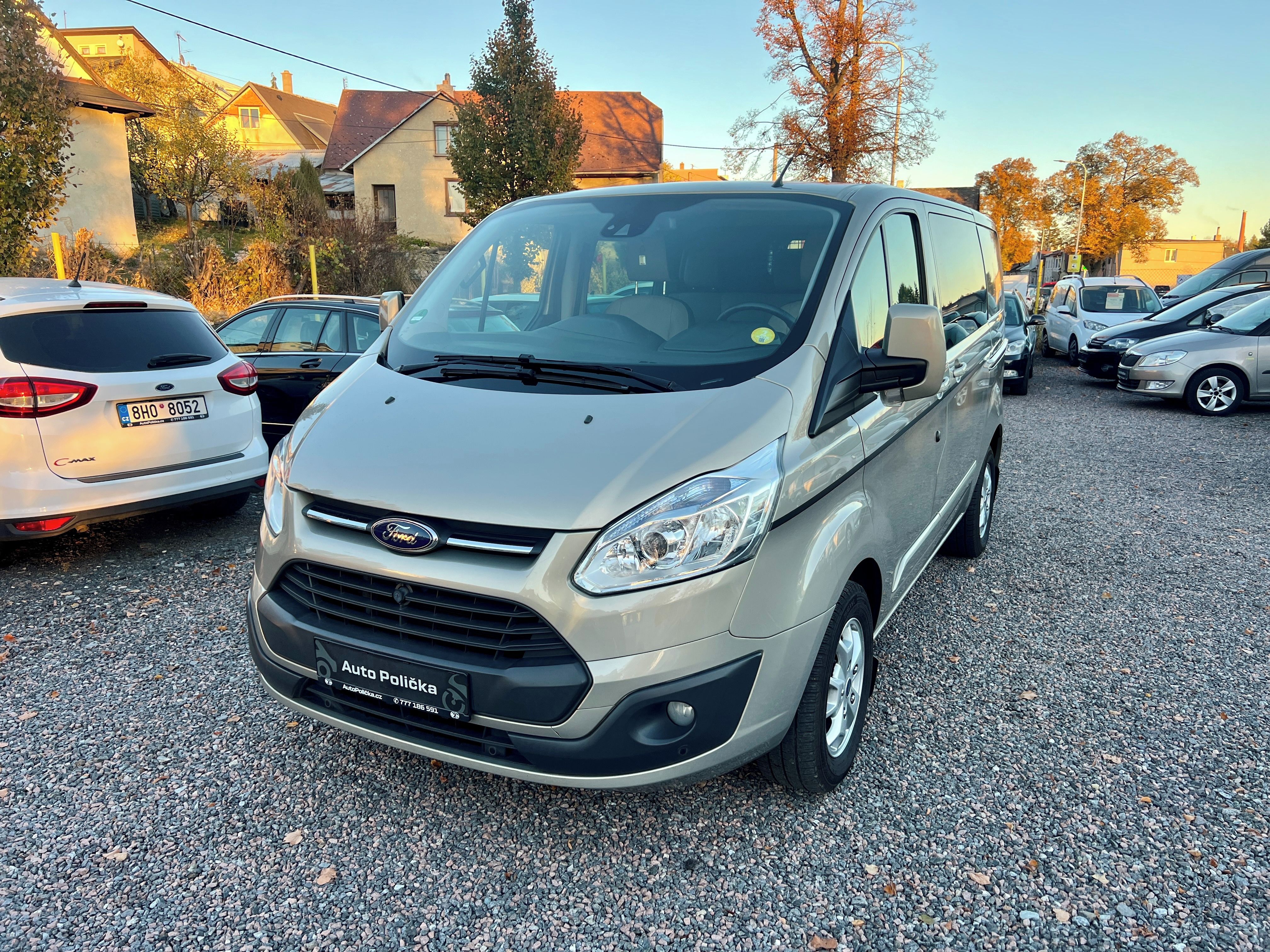 Ford Transit Custom, 2.2d 114 kW 5 míst,VelmiHezký