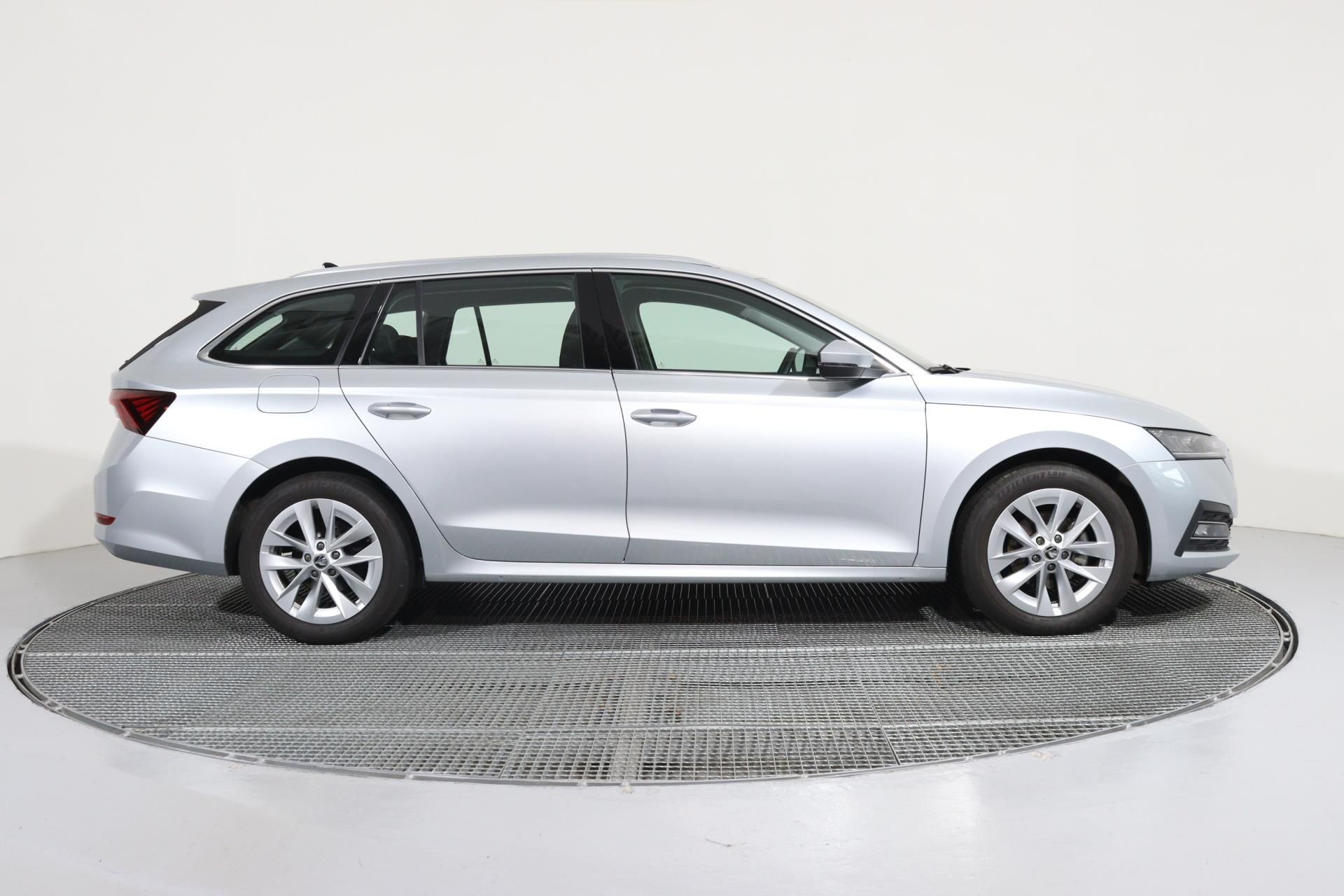 Škoda Octavia, COMBI STYLE 1,5TSI 110kW - fotka 3