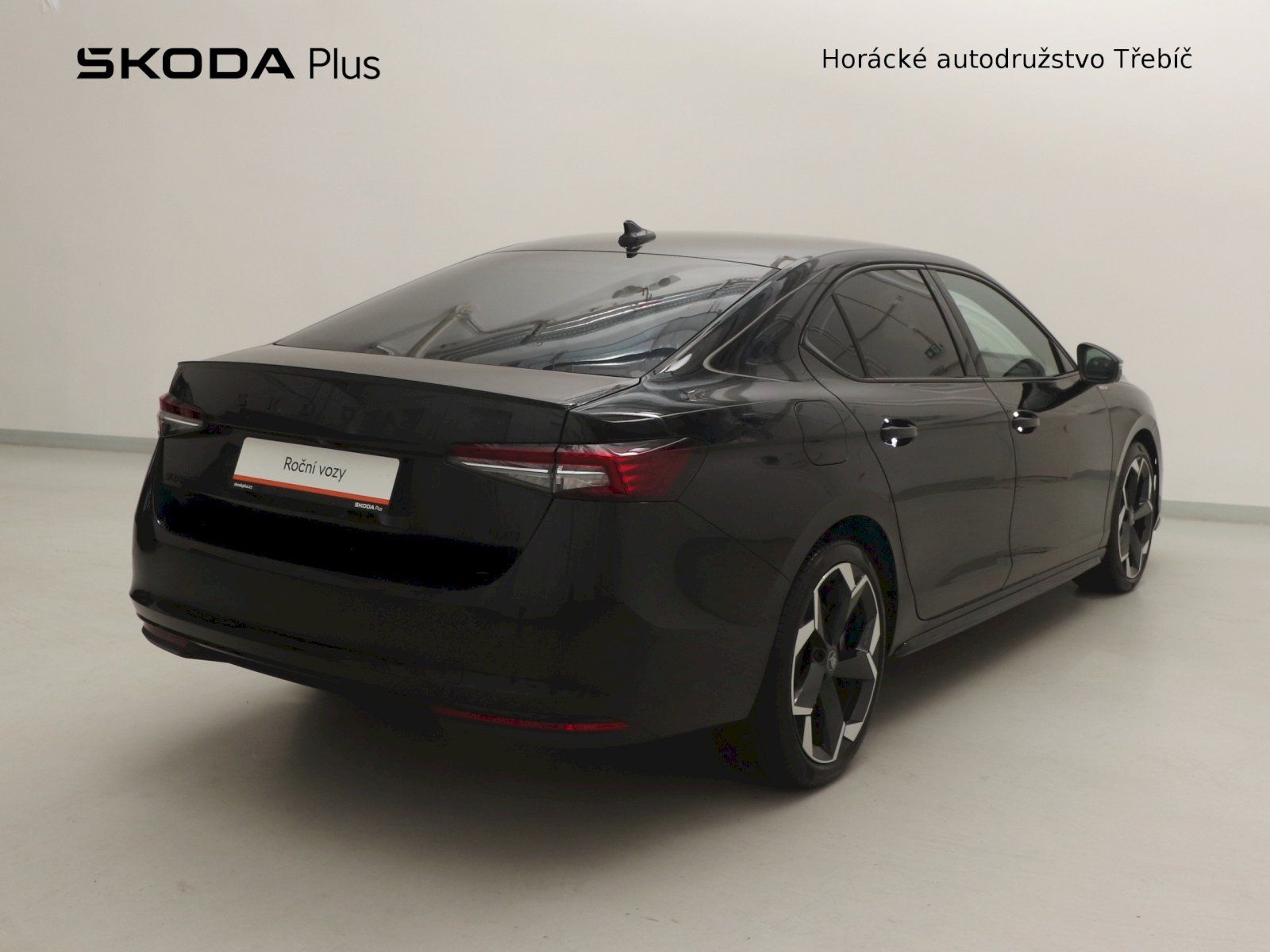 Škoda Superb, 2.0 TSI 195 kW Sportline 4x4 D - fotka 2