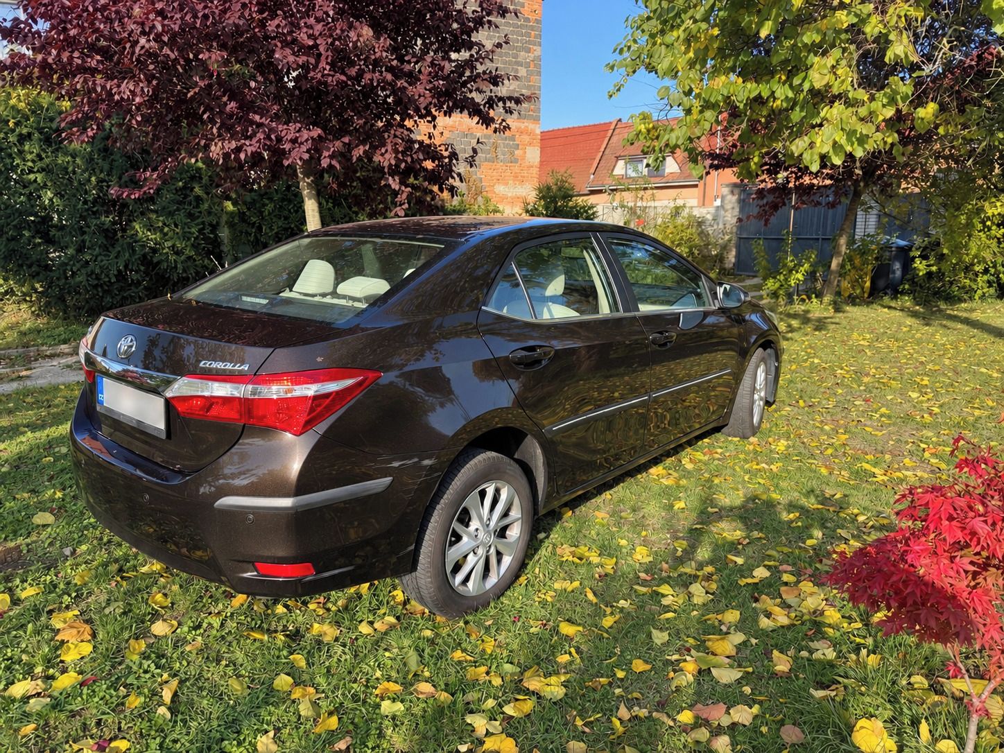 Toyota Corolla, 1.6 Valvematic nehavarovaná - fotka 2