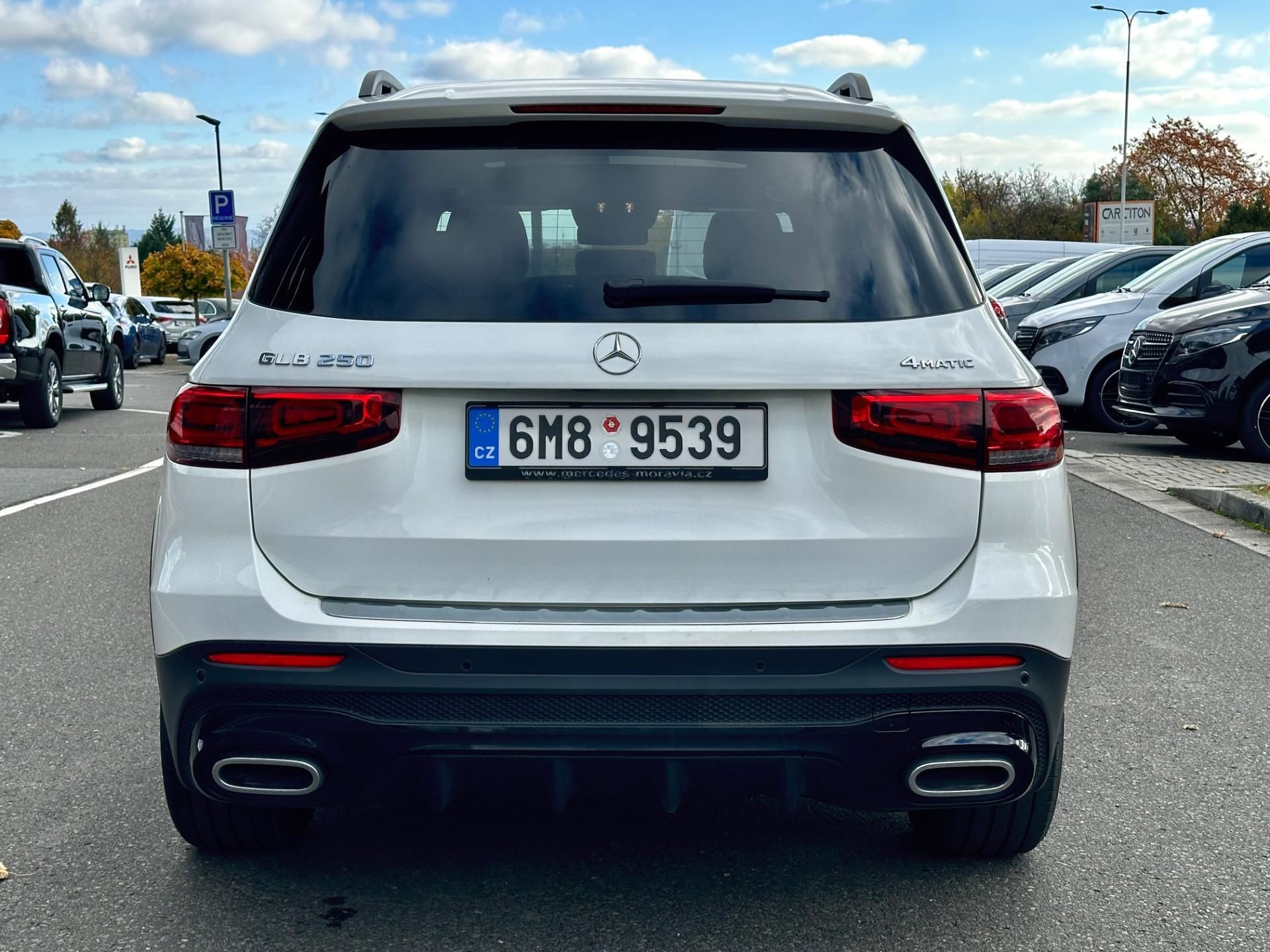 Mercedes-Benz GLB, 250 4M AMG Line - fotka 3