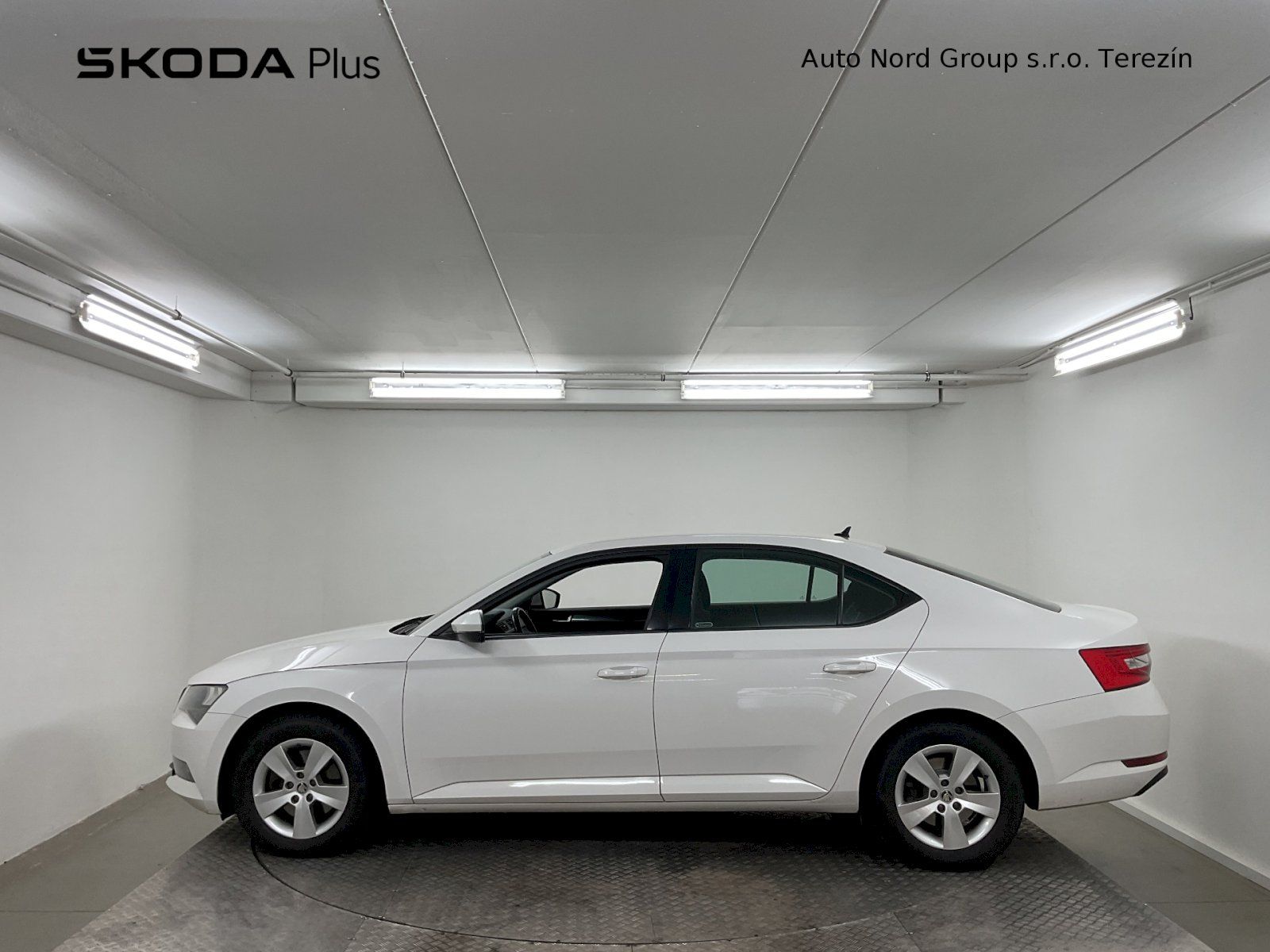 Škoda Superb, Active 2,0TDI 110kW man - fotka 3