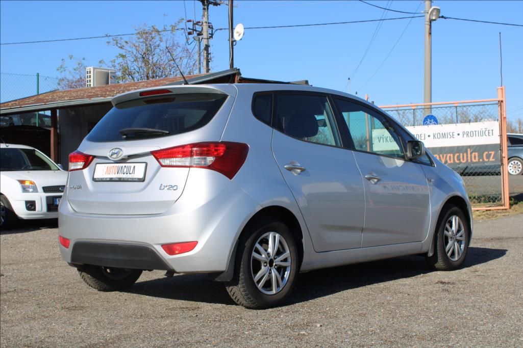 Hyundai ix20, 1,4 i  ČR, DIG. KLIMA, ASR - fotka 5