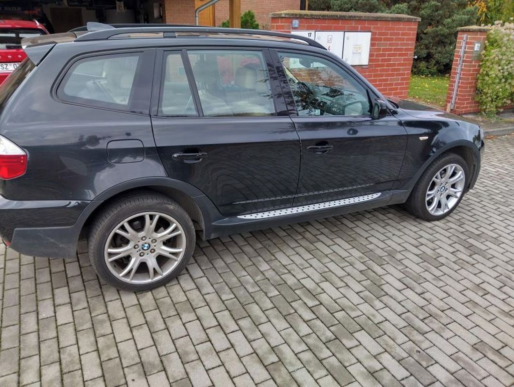 BMW X3, BMW X3 3.0D 160 kW M-Paket 4x4 - fotka 3