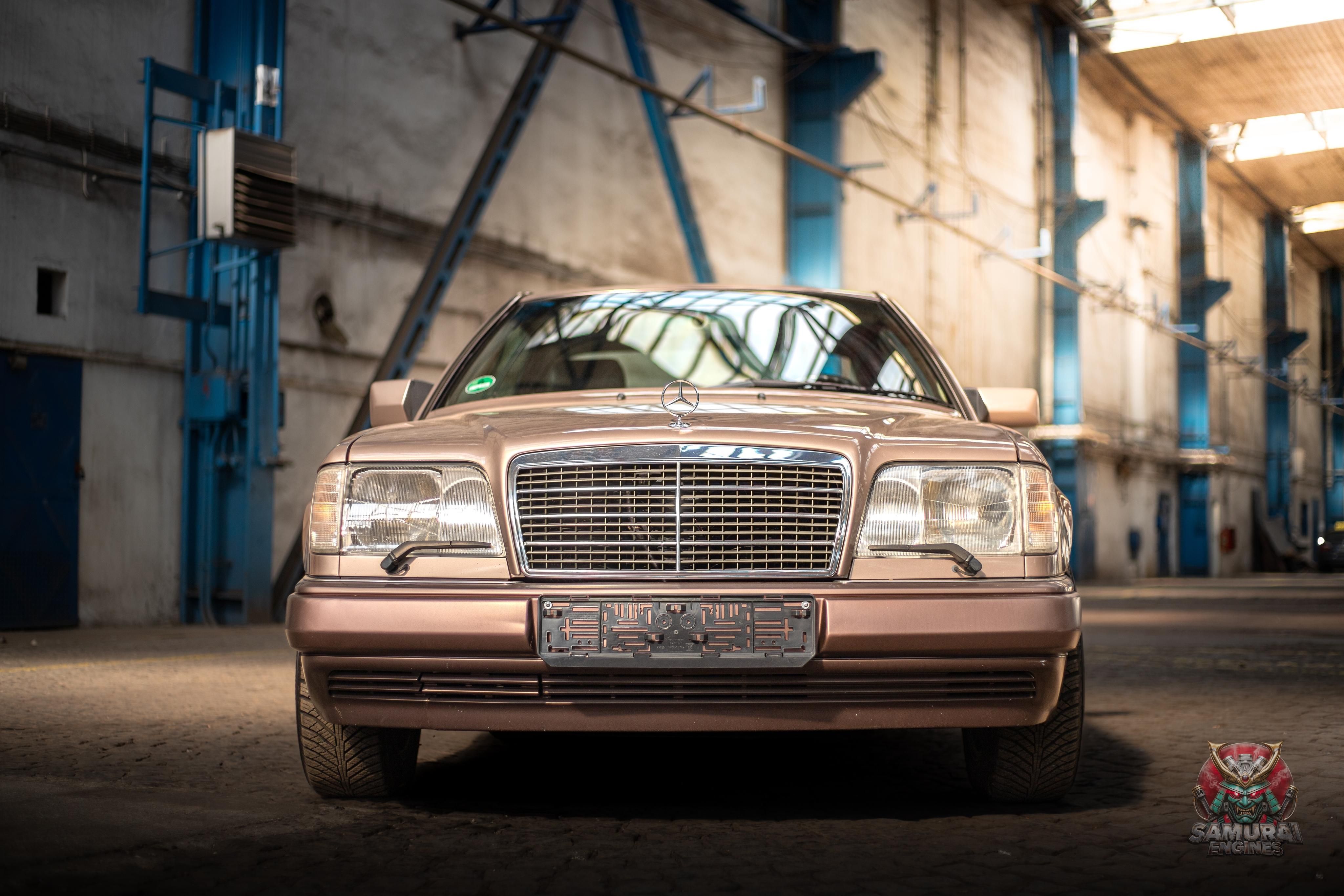 Mercedes-Benz Třídy E, Mercedes-Benz E320 Coupé 1994 - fotka 2