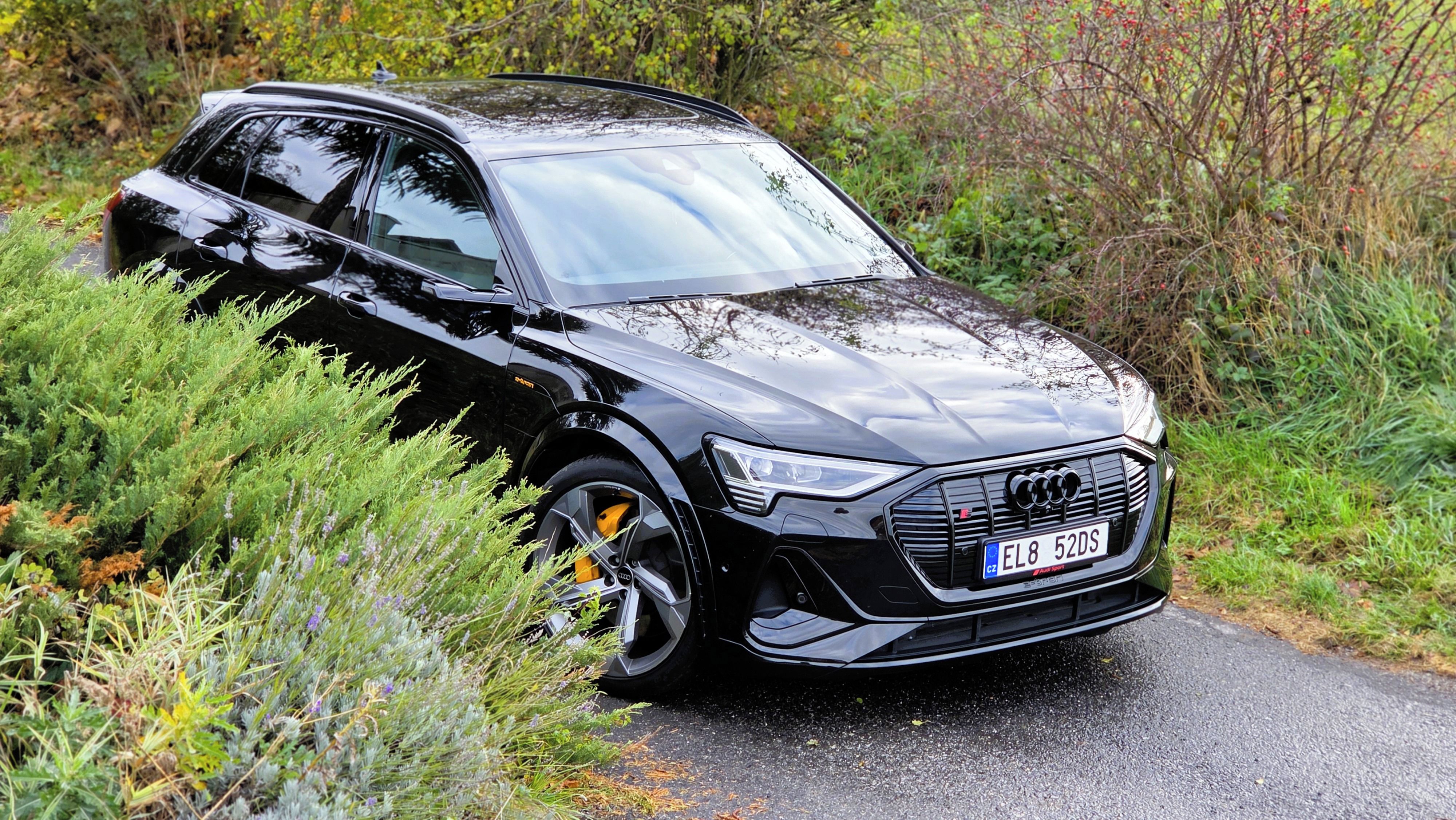 Audi e-tron, Audi E-tron S, tažné, B&O, 4x4