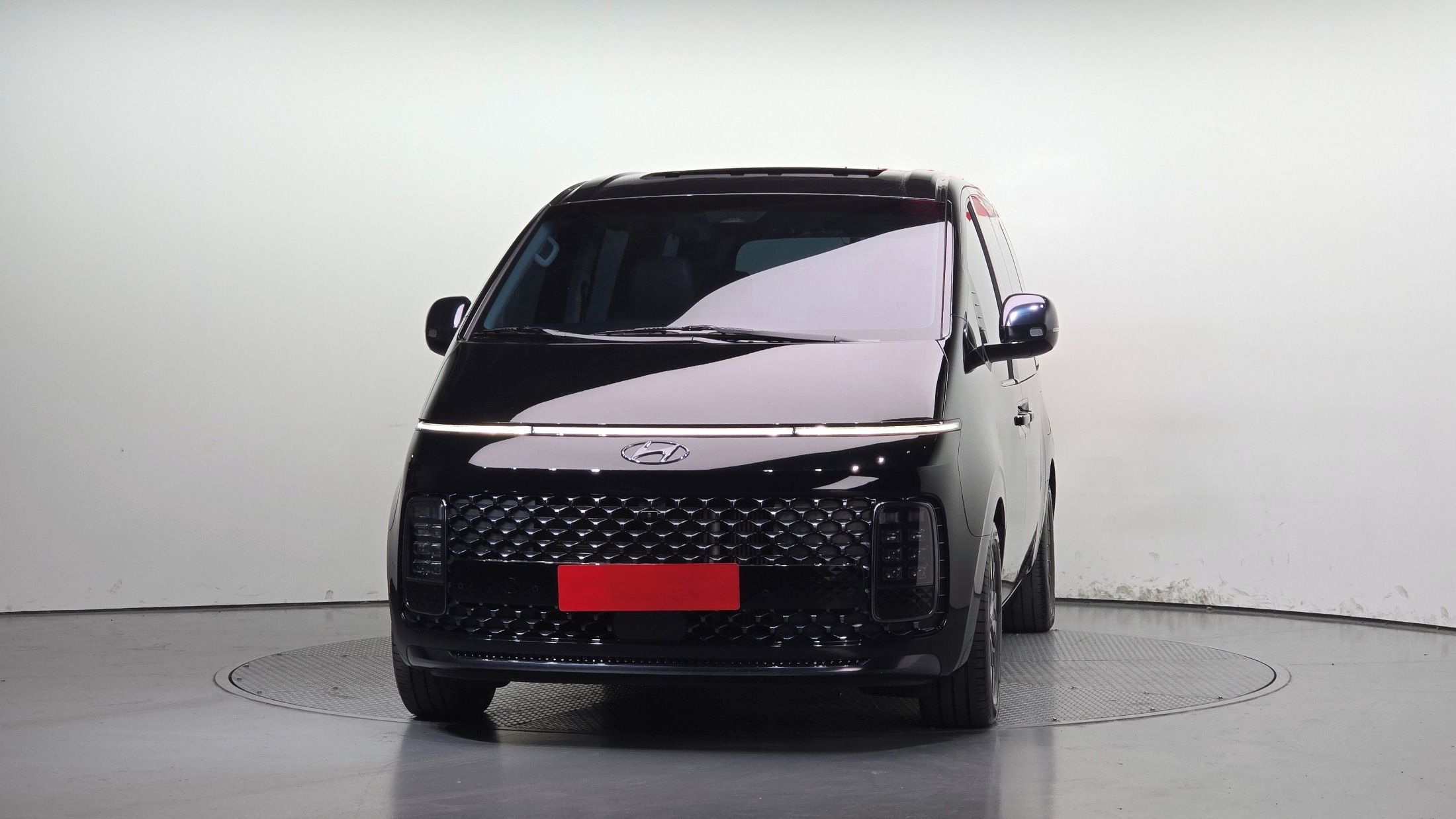 Hyundai Staria, Auto na cestě - fotka 3