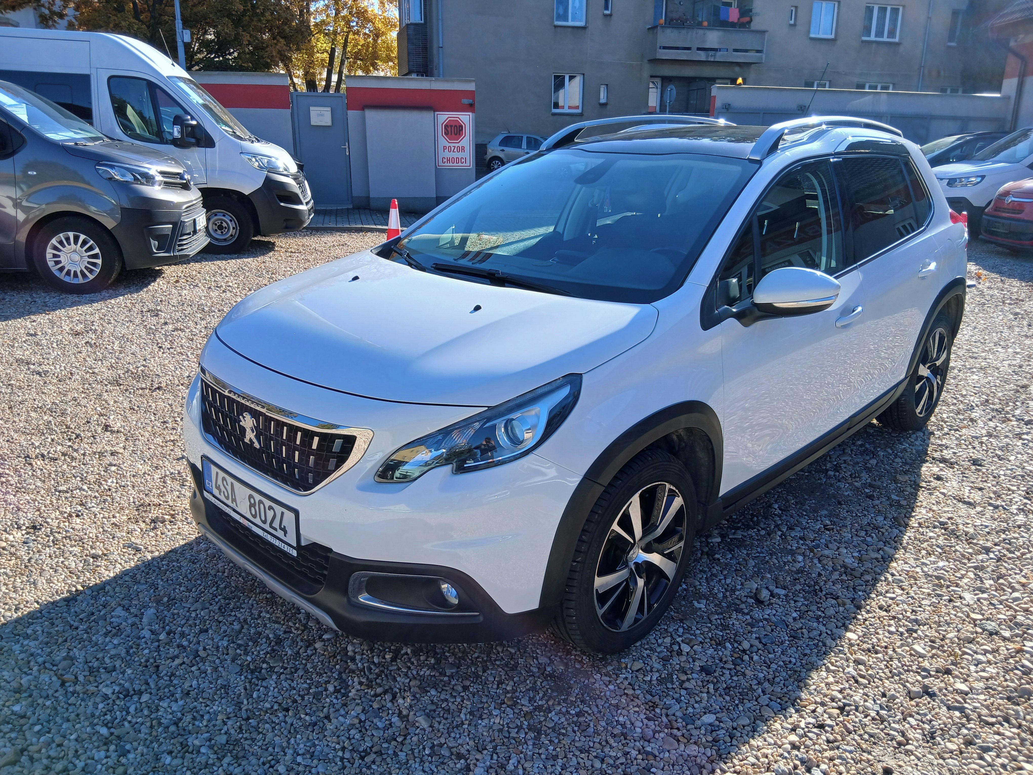 Peugeot 2008, 1.2i 81KW S.Kniha, Tažné, ČR,