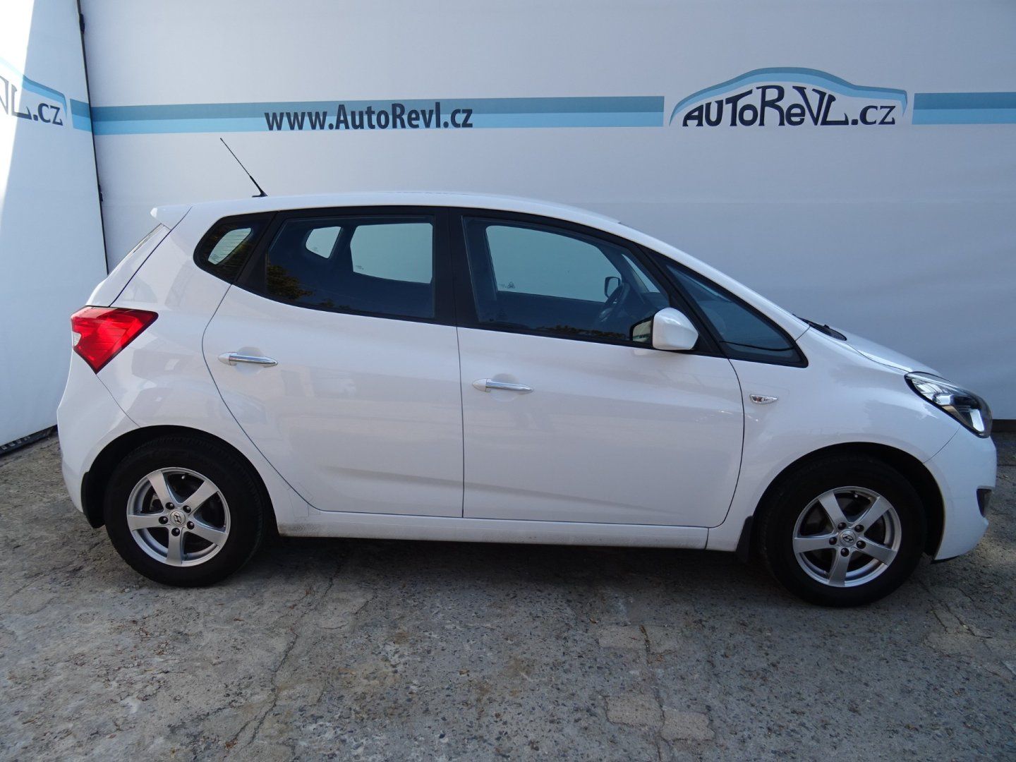 Hyundai ix20, 1.4i,66kW,1majČR,klima - fotka 5