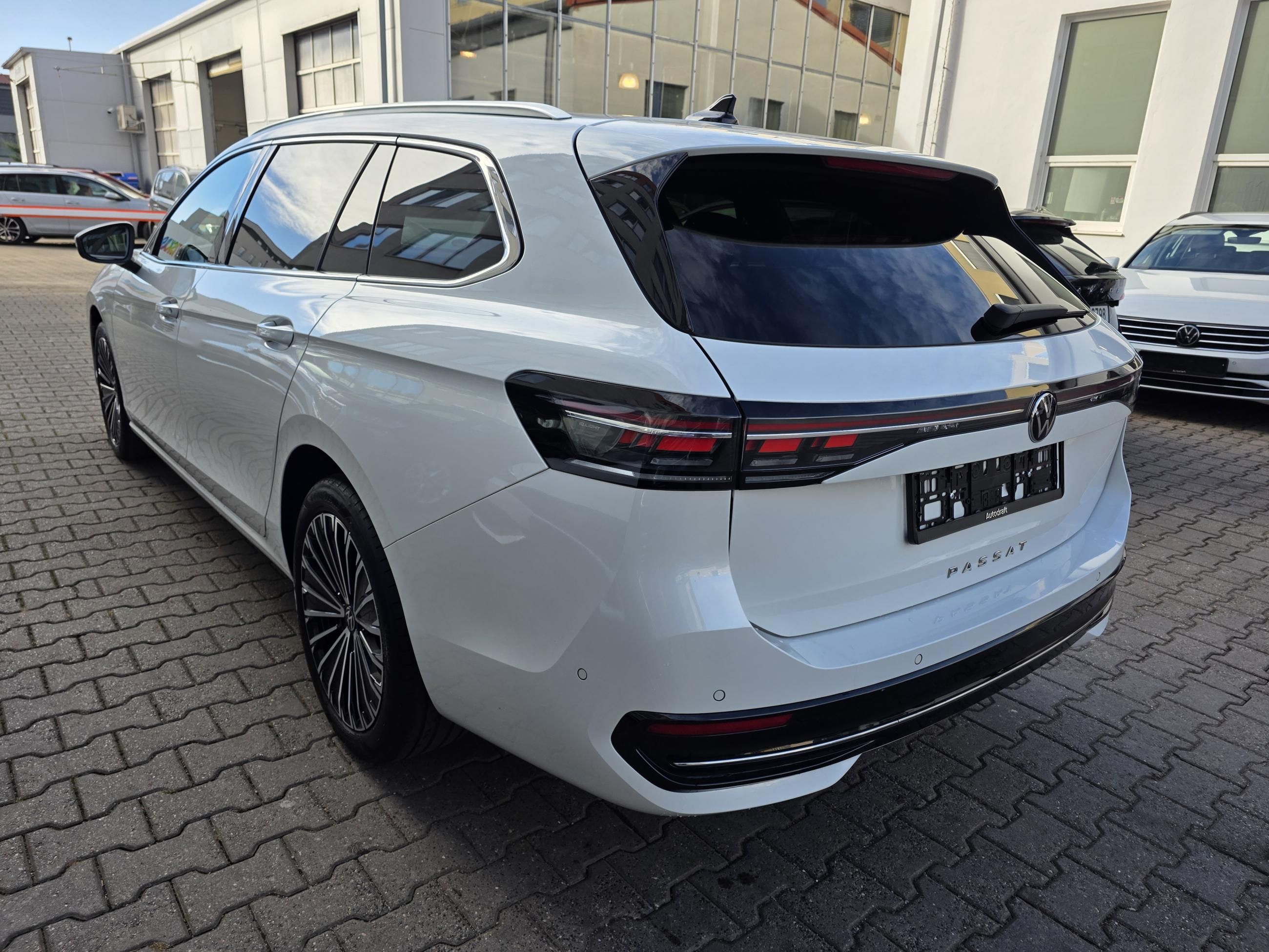 Volkswagen Passat, Elegance 2.0 TDI 110kW DSG - fotka 4