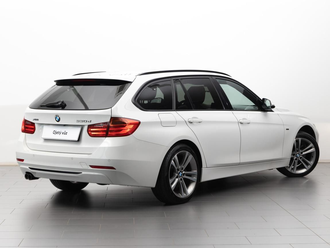 BMW Řada 3, 330d xDrive Touring - fotka 5