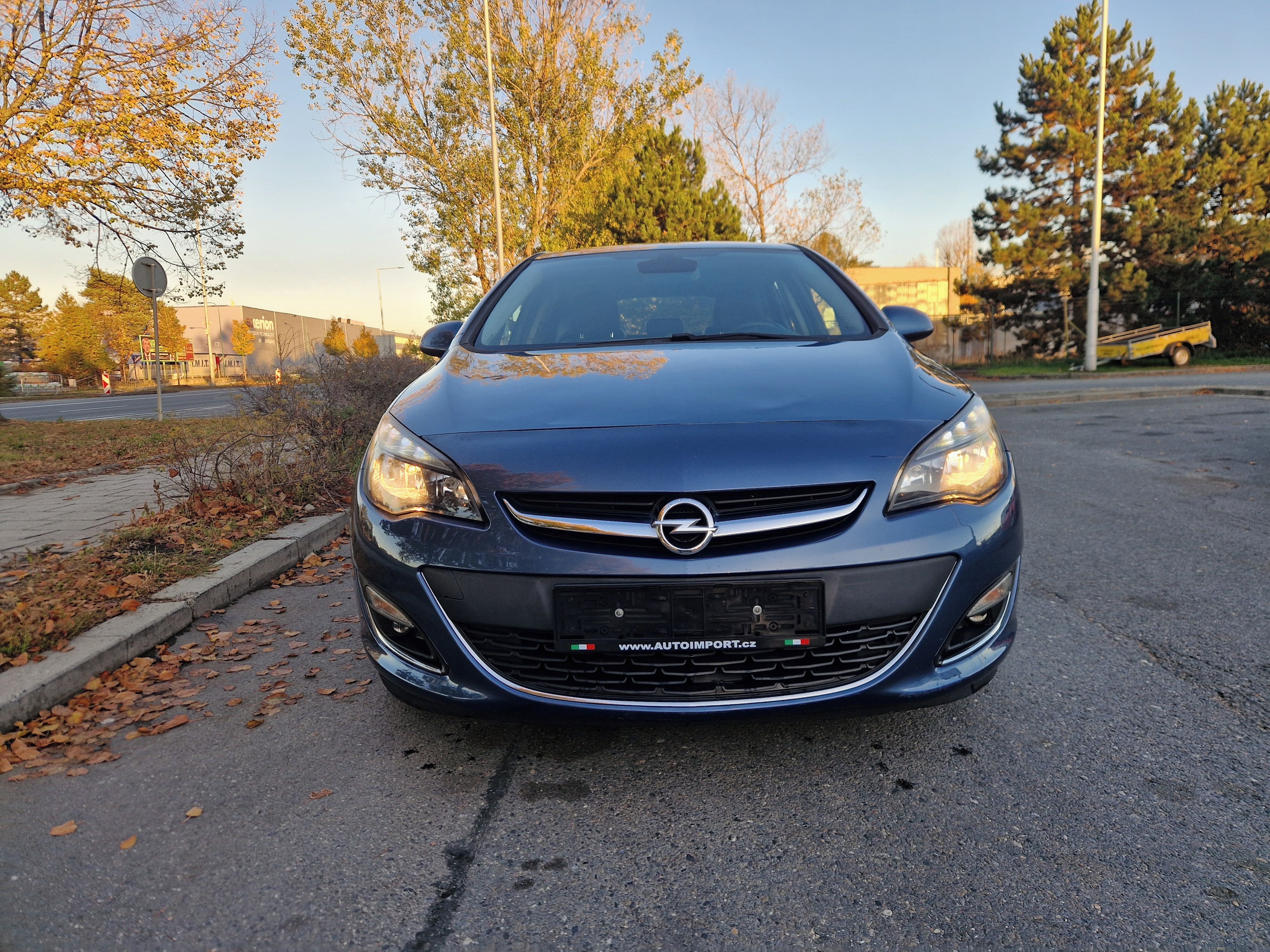 Opel Astra, 1.6 CDTi NAVI 1.Majitel - fotka 6