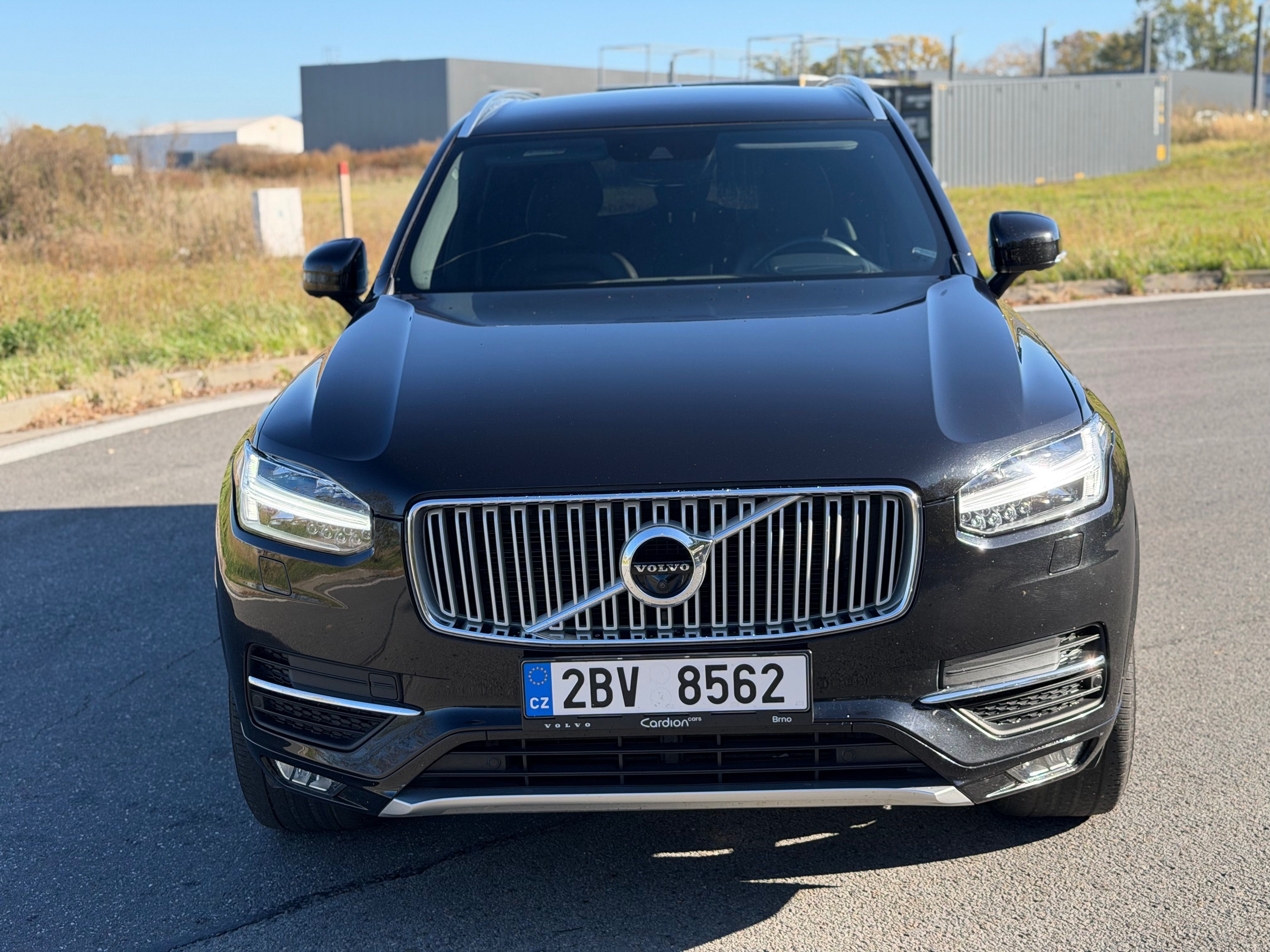 Volvo XC90, 2.0 B 228kW 4X4 Vzduch AUT - fotka 2