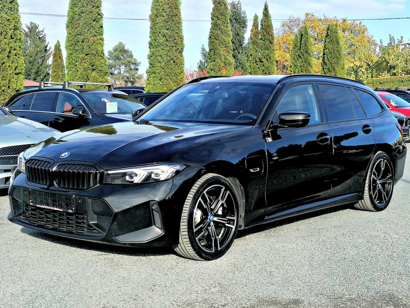 BMW Řada 3, 320e M-Sport PHEV - fotka 2