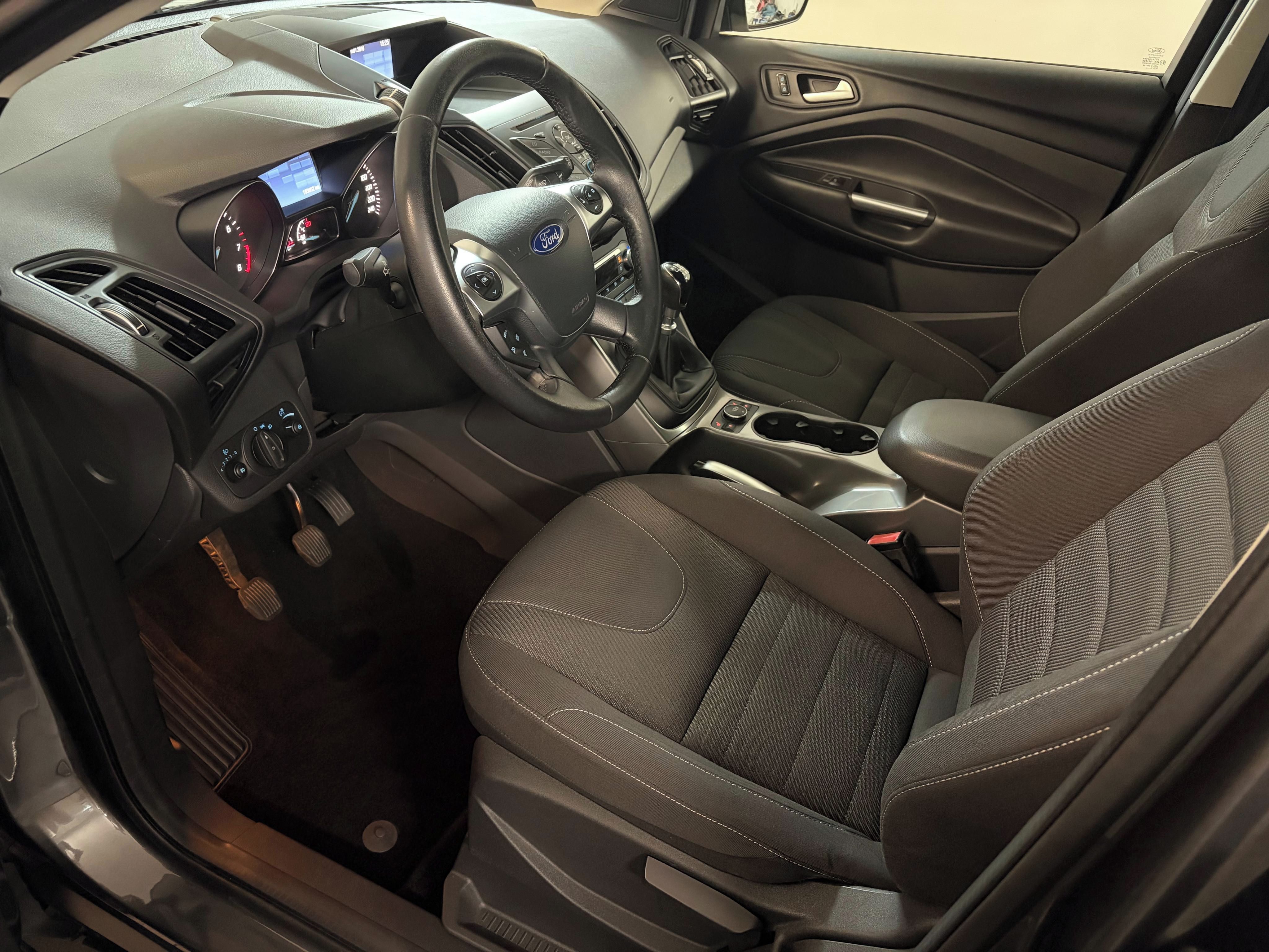 Ford Kuga, 1.5 110kW Titanium, Po 1. Maj. - fotka 6