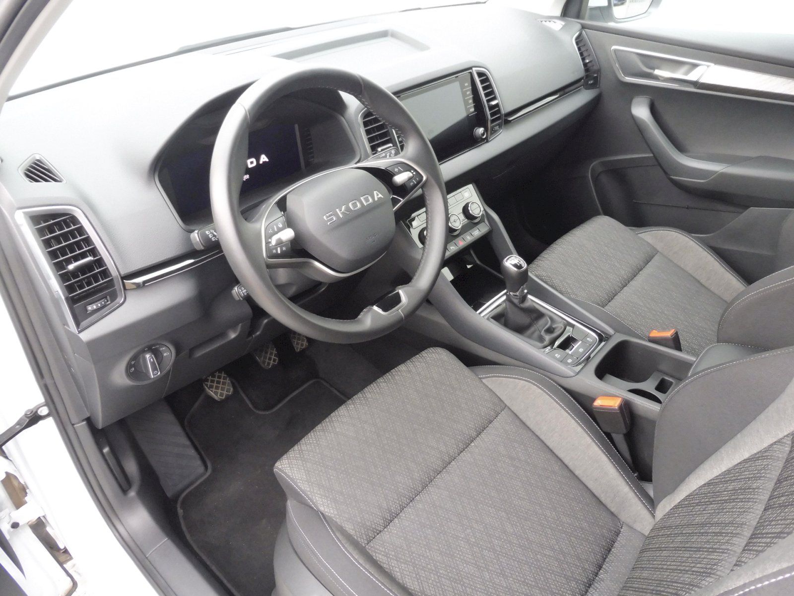 Škoda Karoq, Top Selection 1,5 TSI 110kW - fotka 6