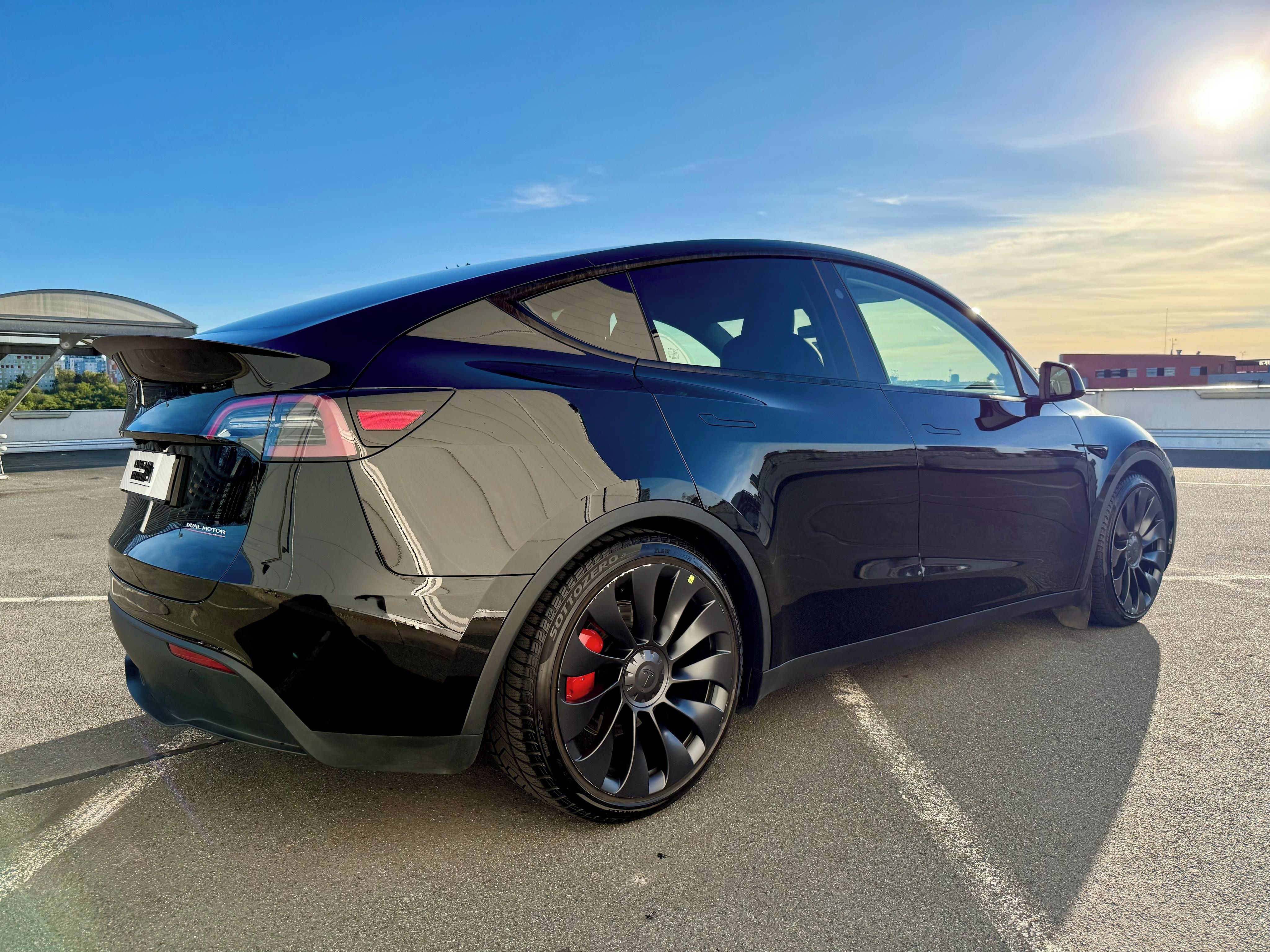 Tesla Model Y, Performance| 393 kW | 4×4 | - fotka 5