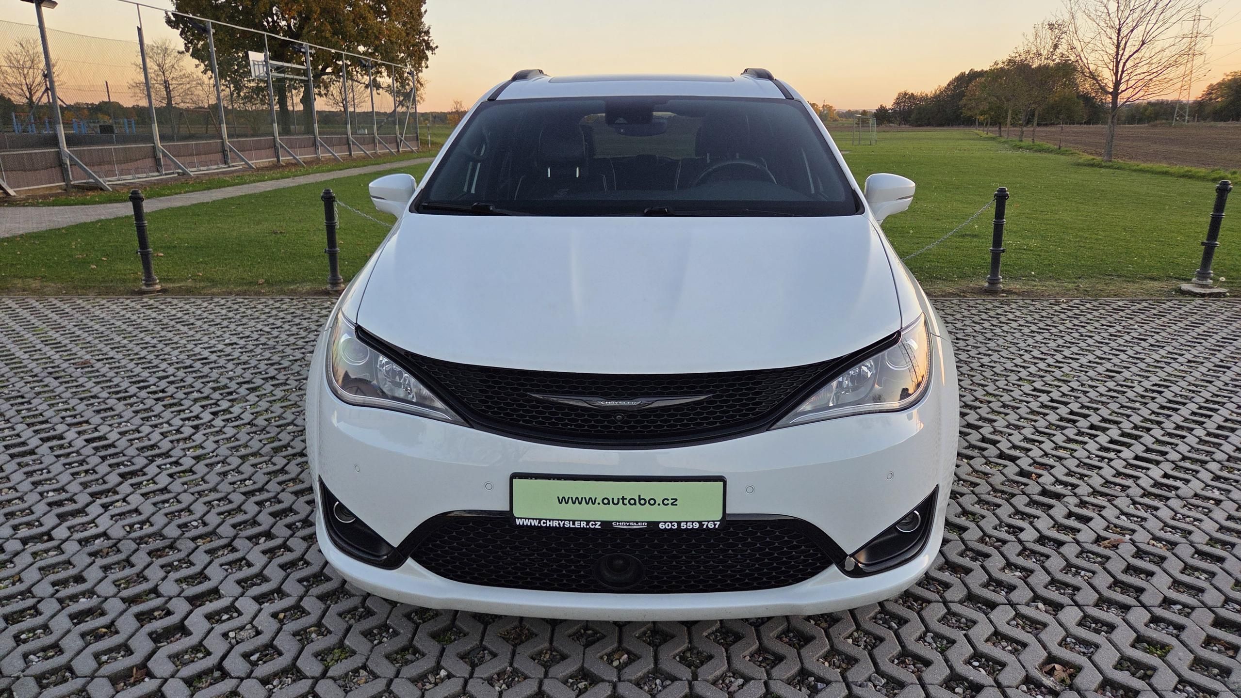 Chrysler Pacifica, 3,6L 211 kW,Limited 7 míst,LPG - fotka 2