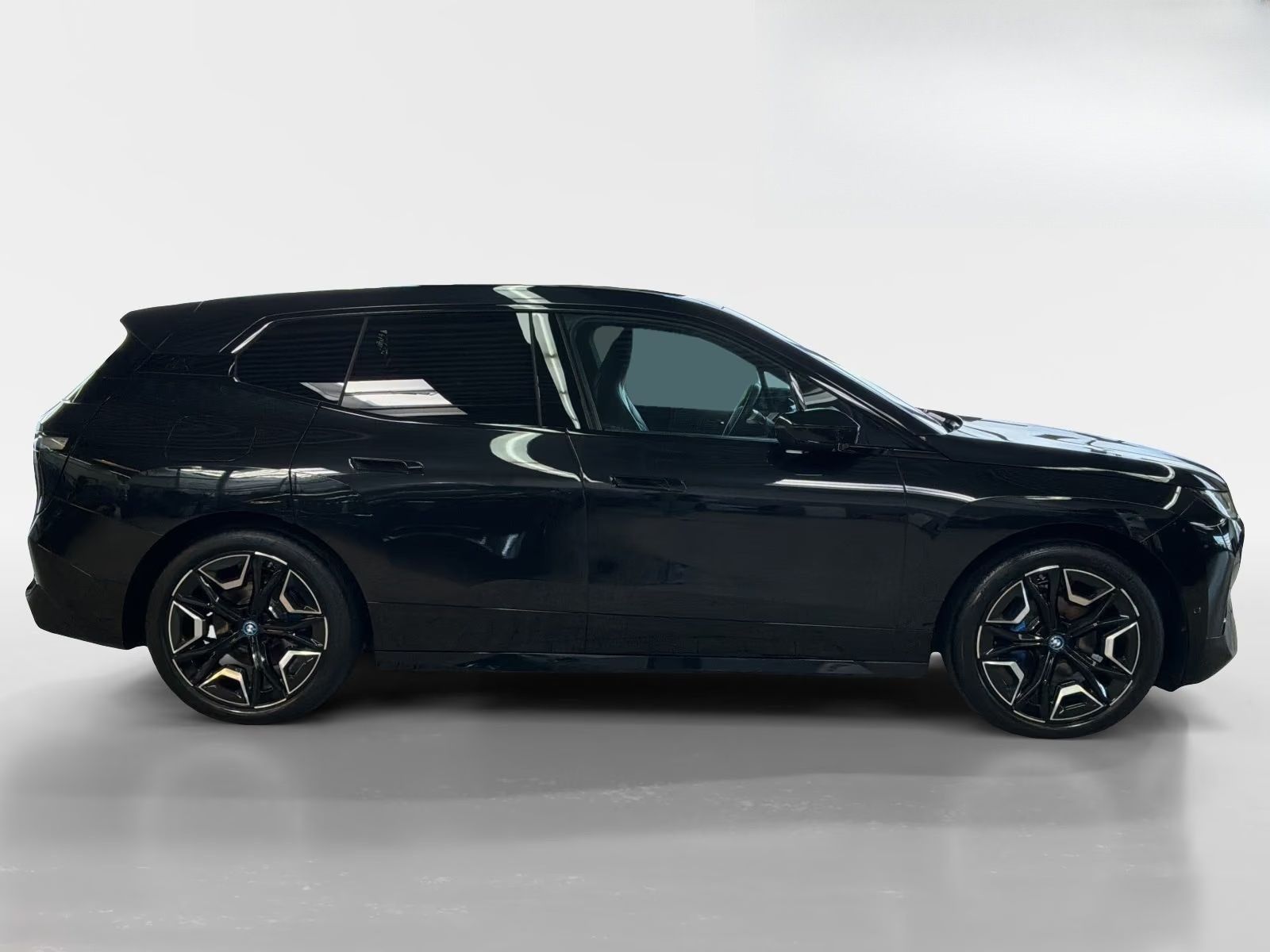 BMW iX, xDrive50 - fotka 4