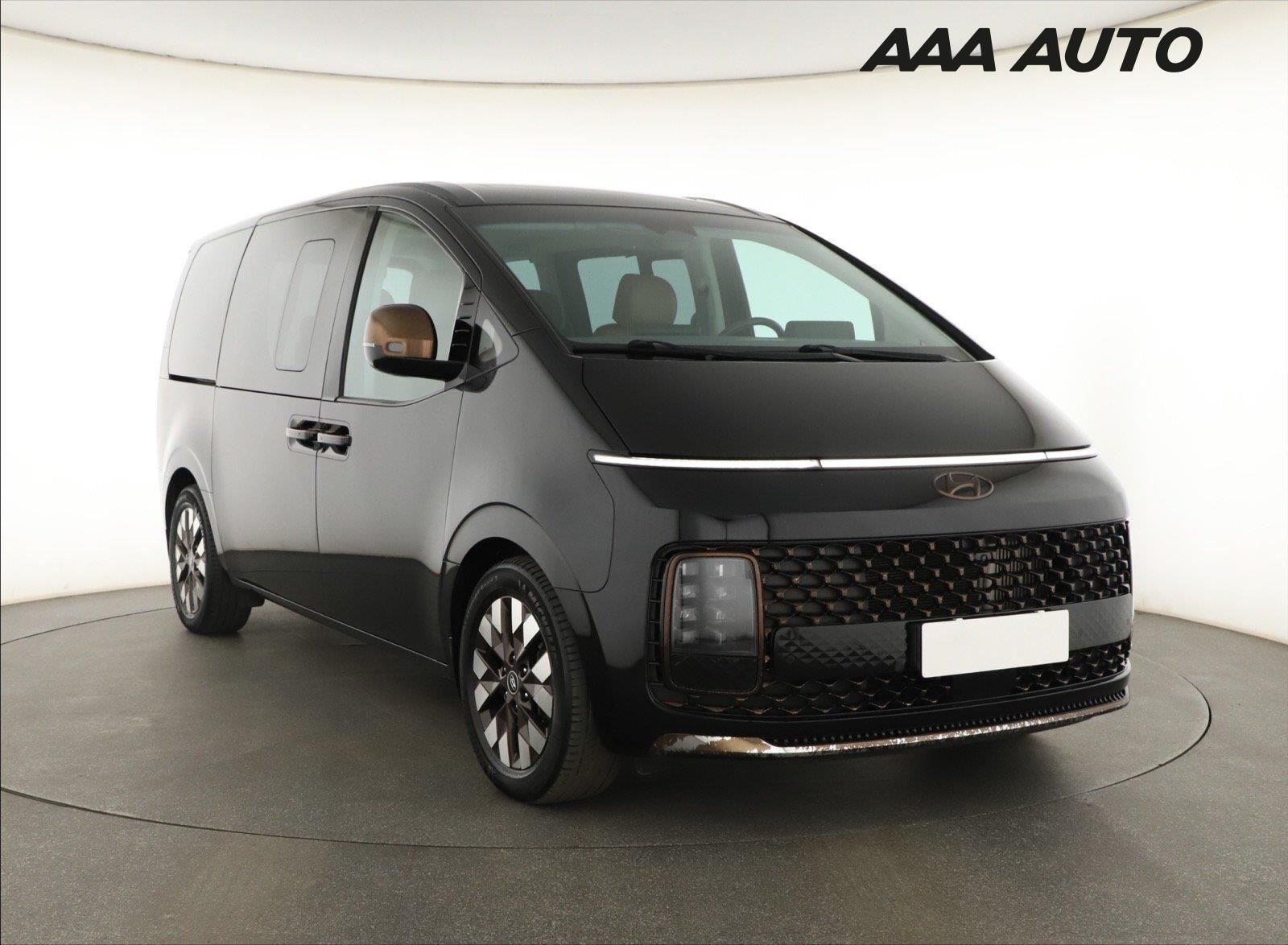 Hyundai Staria, 2.2 CRDi, 4WD, HTRAC, 7 míst