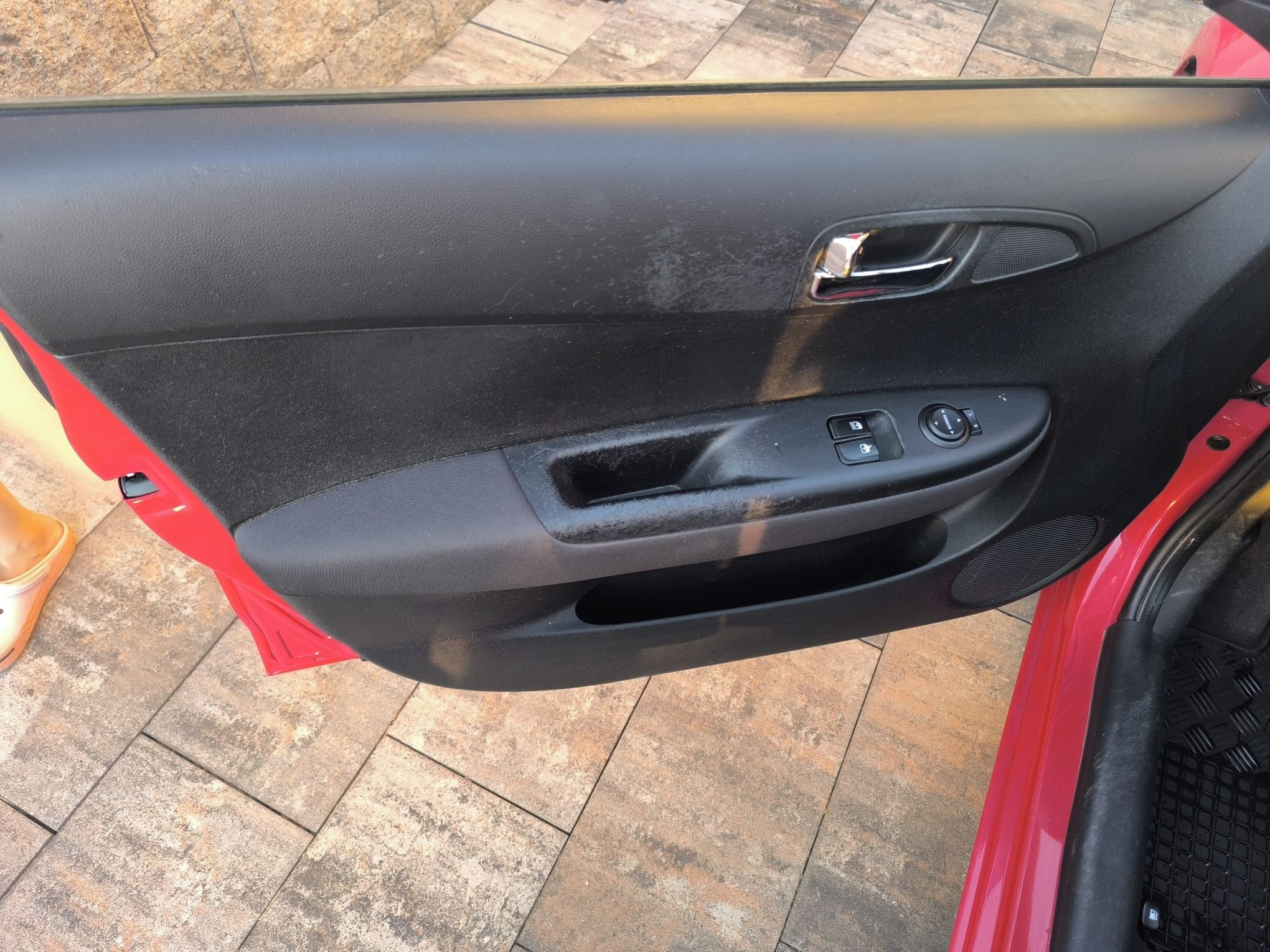 Hyundai i20, 1. majitel, zimní a letní kola - fotka 5