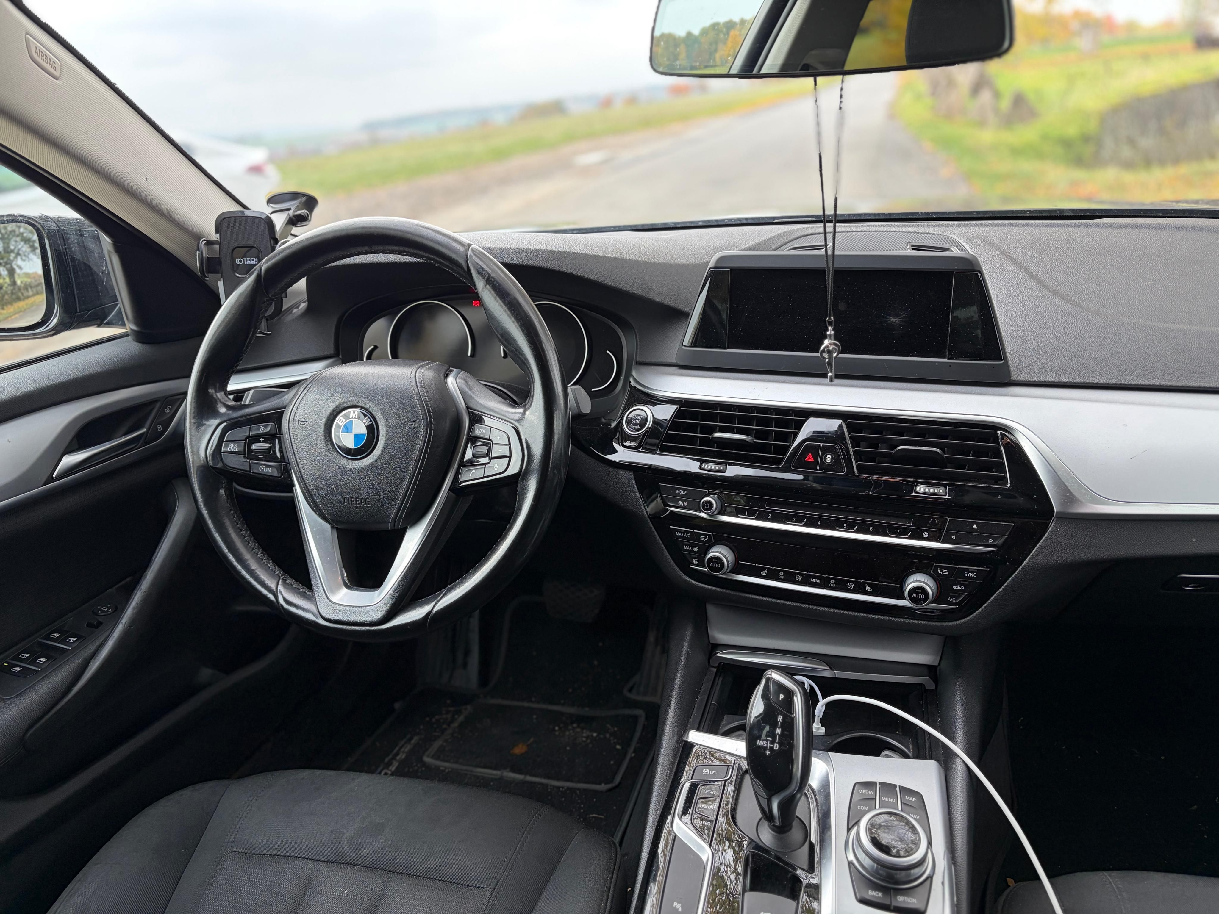 BMW Řada 5, Steptronic, 170 kW, G30, 12/20 - fotka 3