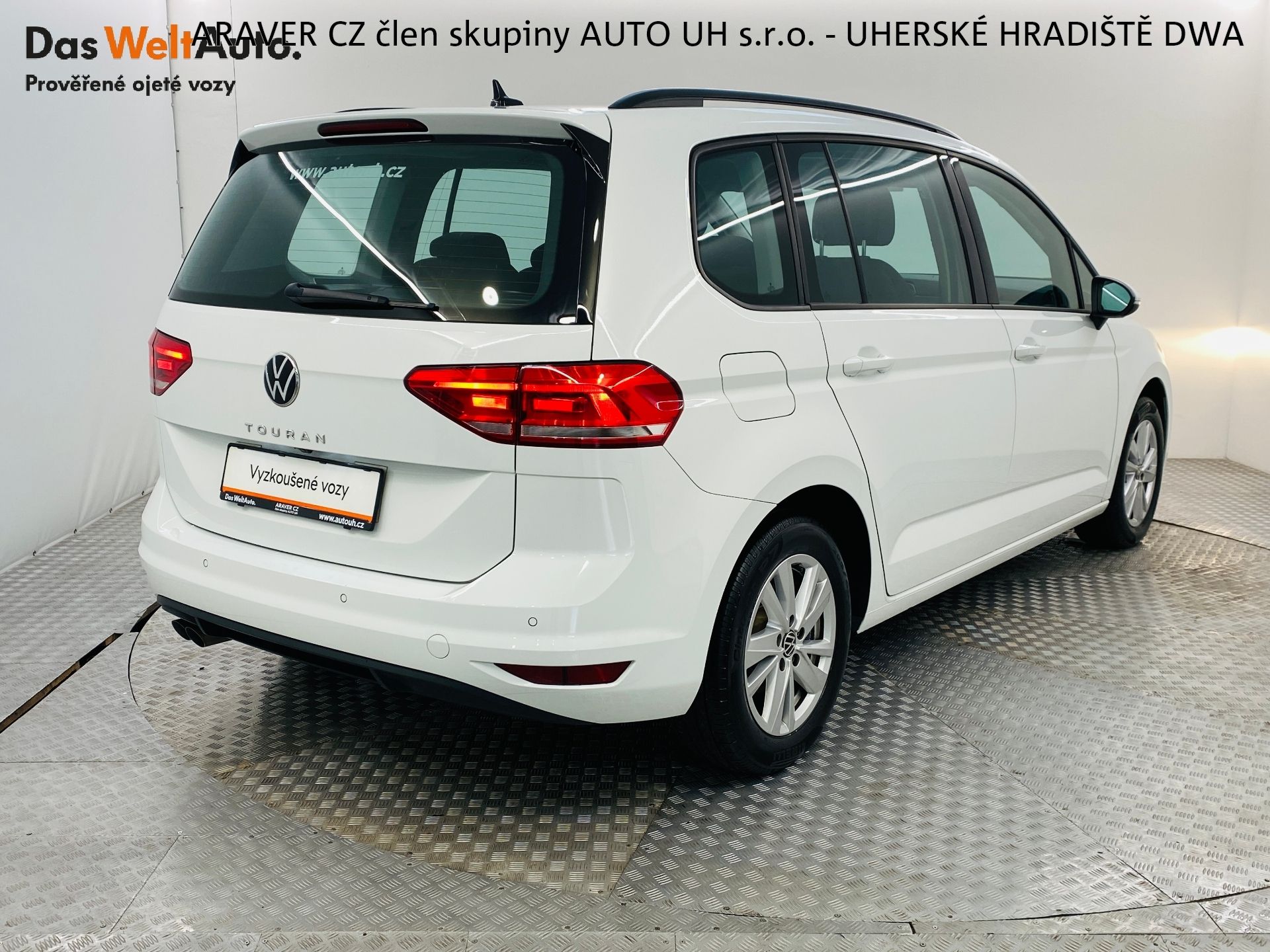 Volkswagen Touran, 2.0 TDI DSG 110kW - fotka 2