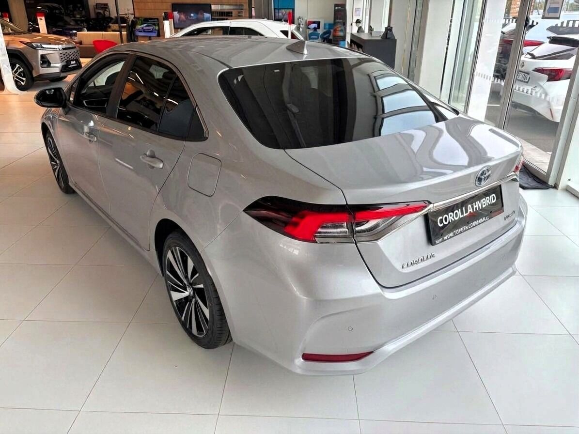 Toyota Corolla, 1,8 SD Style HEV - fotka 5