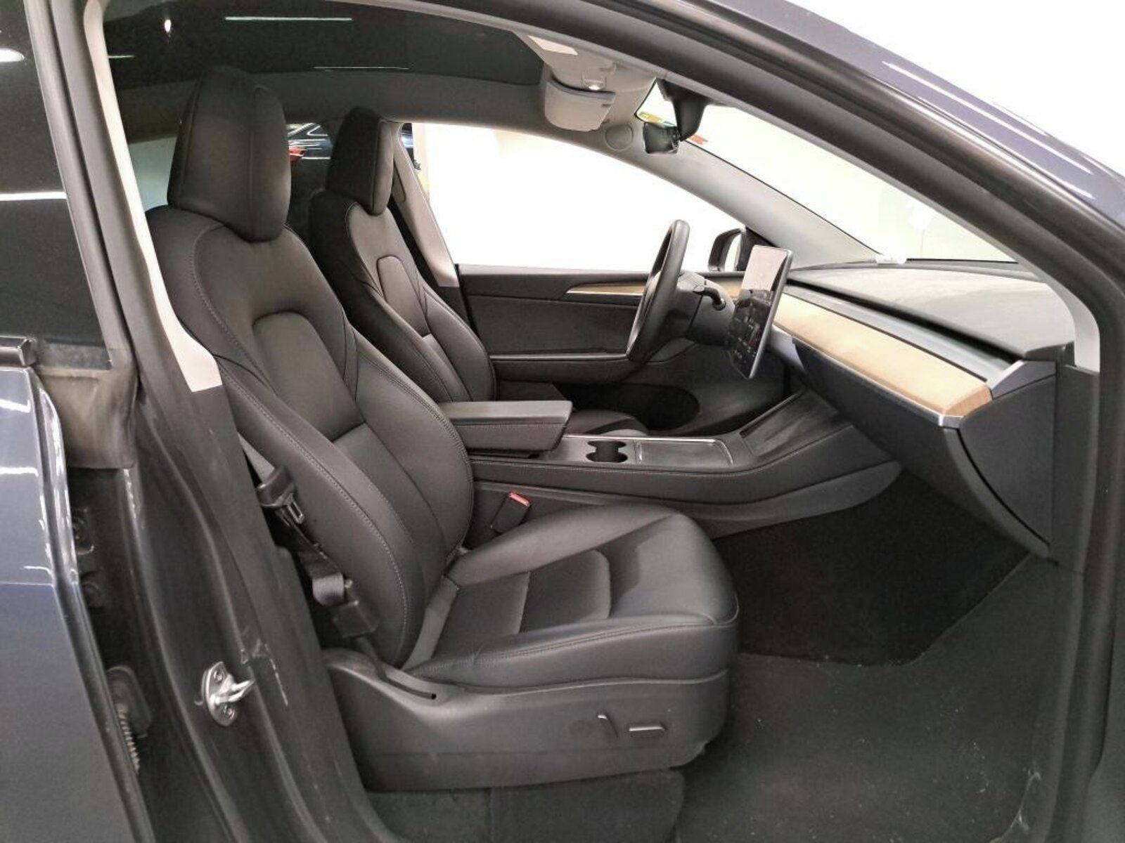 Tesla Model Y, Long Range AWD 75kWh - fotka 3