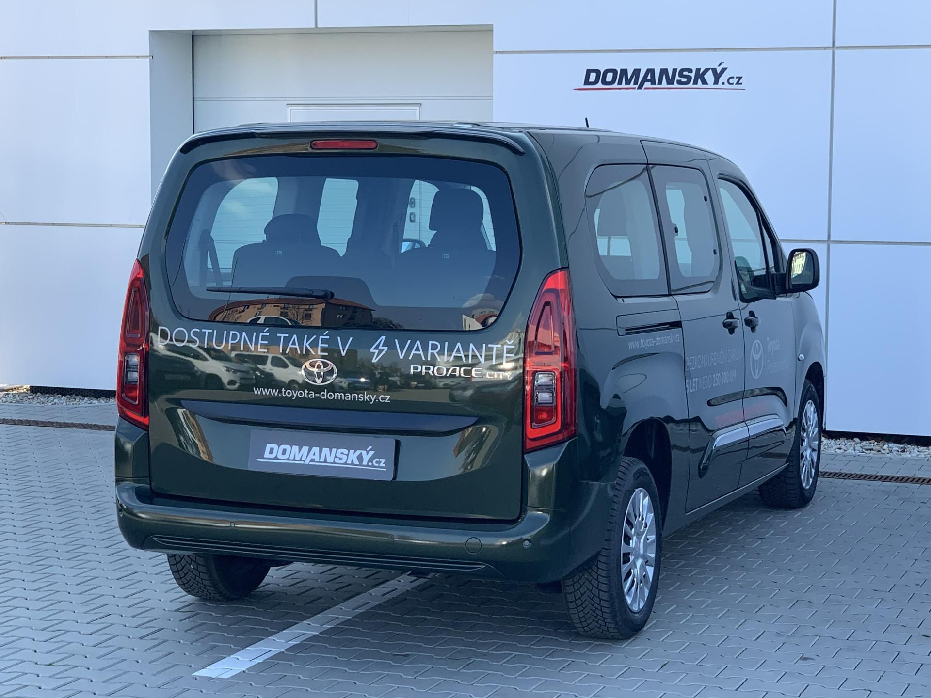 Toyota Proace City Verso, LONG BUSINESS 1,5D 130k AT - fotka 4
