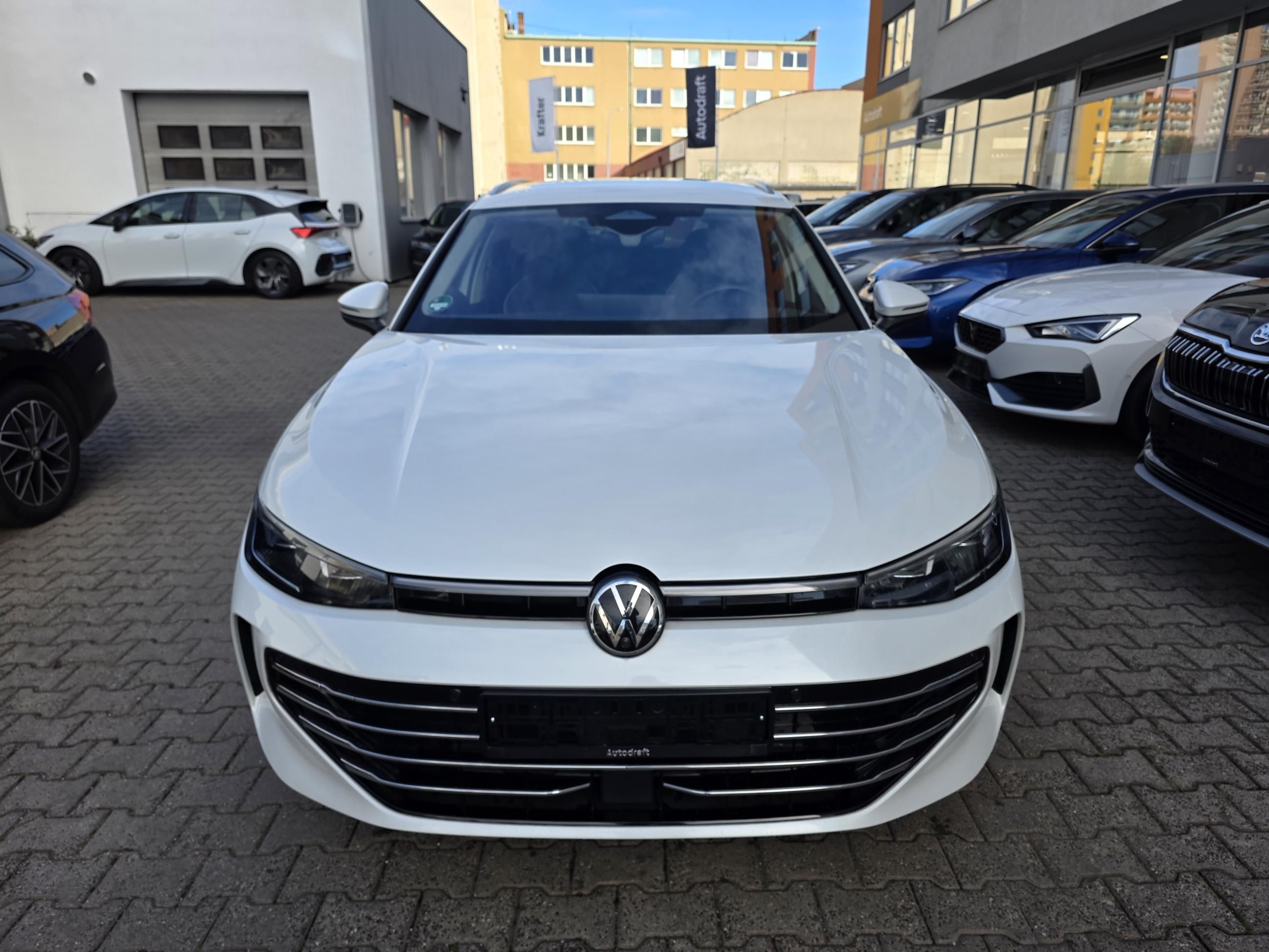 Volkswagen Passat, Elegance 2.0 TDI 110kW DSG - fotka 3