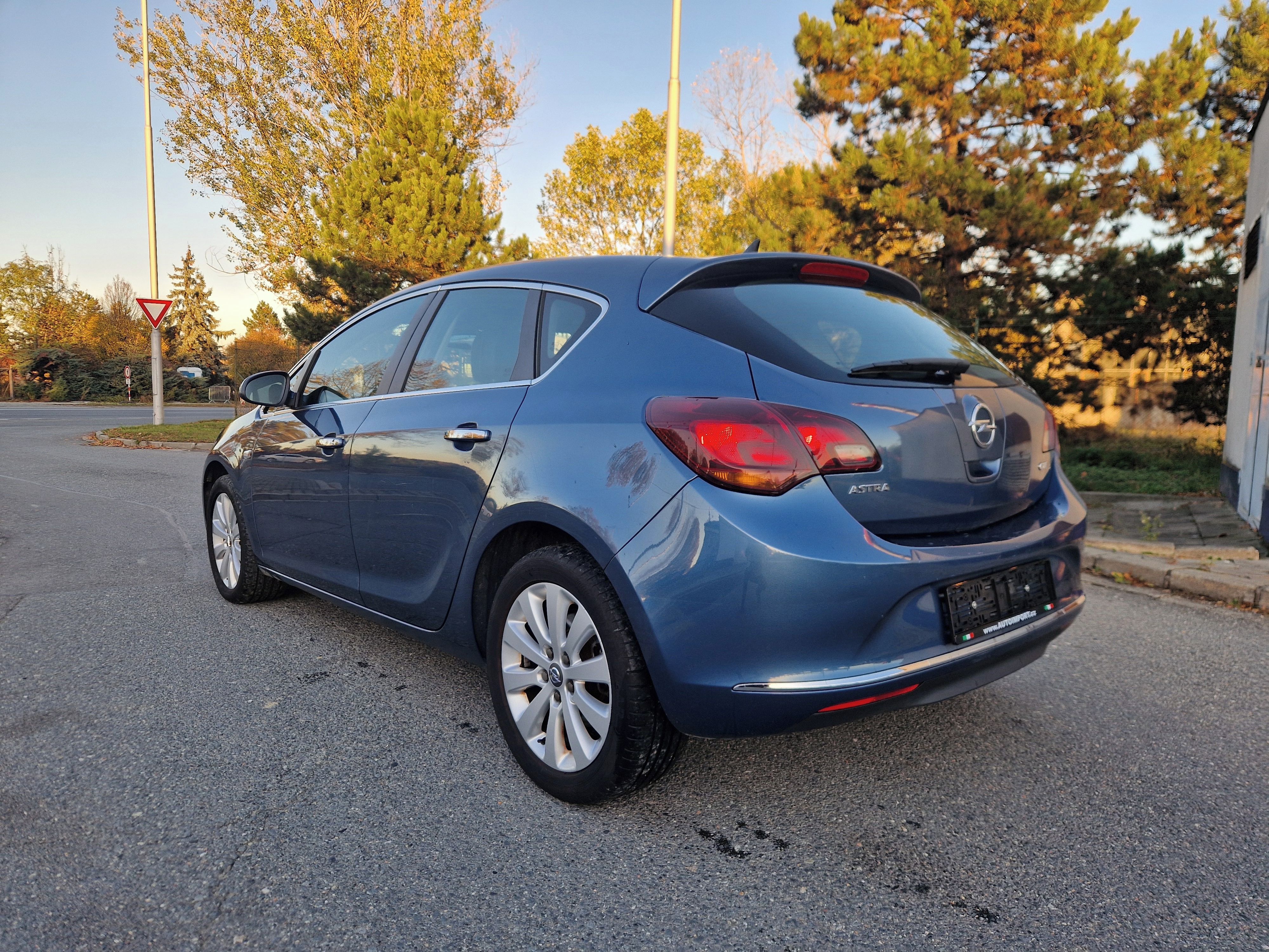 Opel Astra, 1.6 CDTi NAVI 1.Majitel - fotka 2
