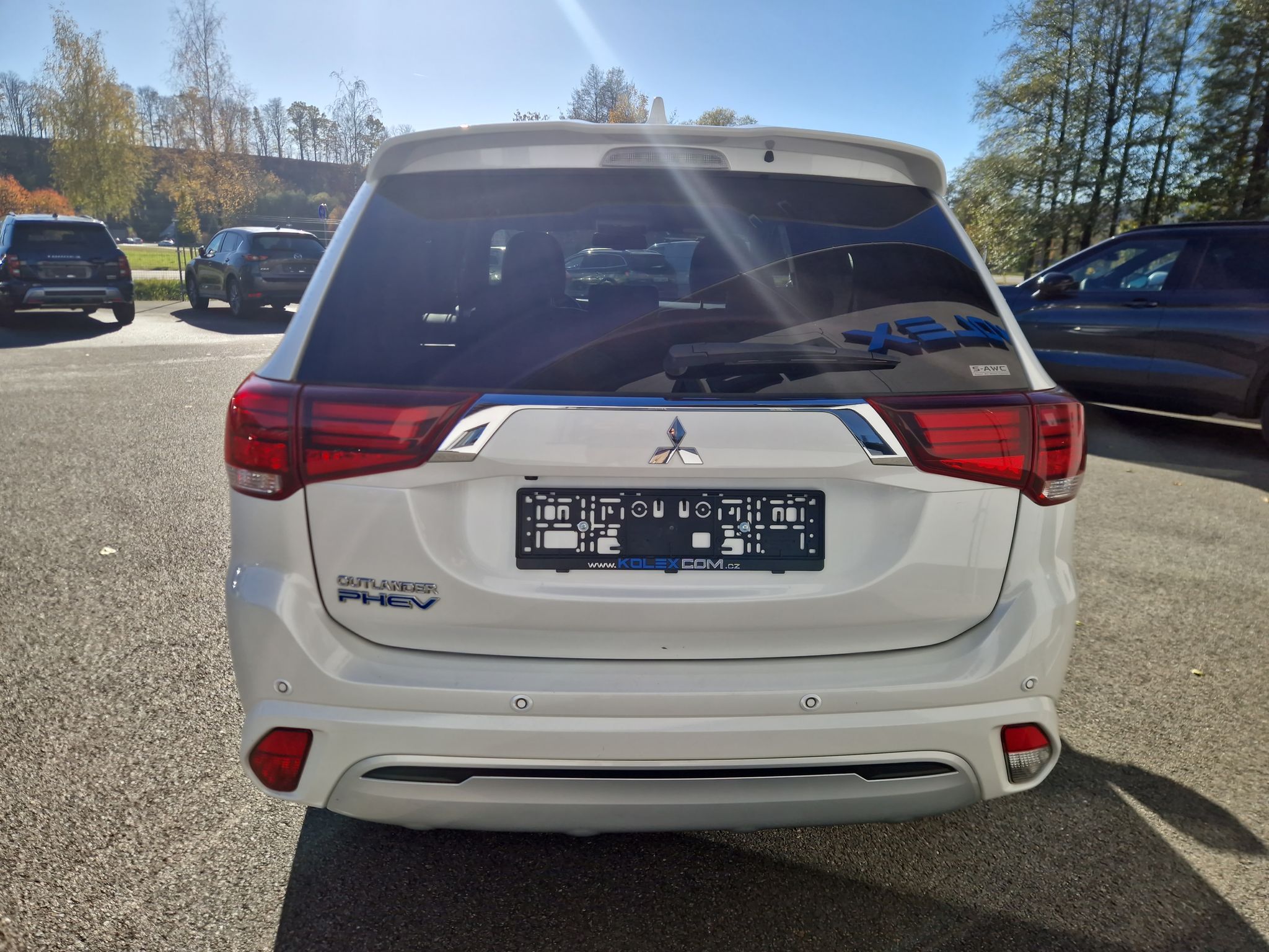 Mitsubishi Outlander, 2.4 PHEV 4x4 - fotka 4