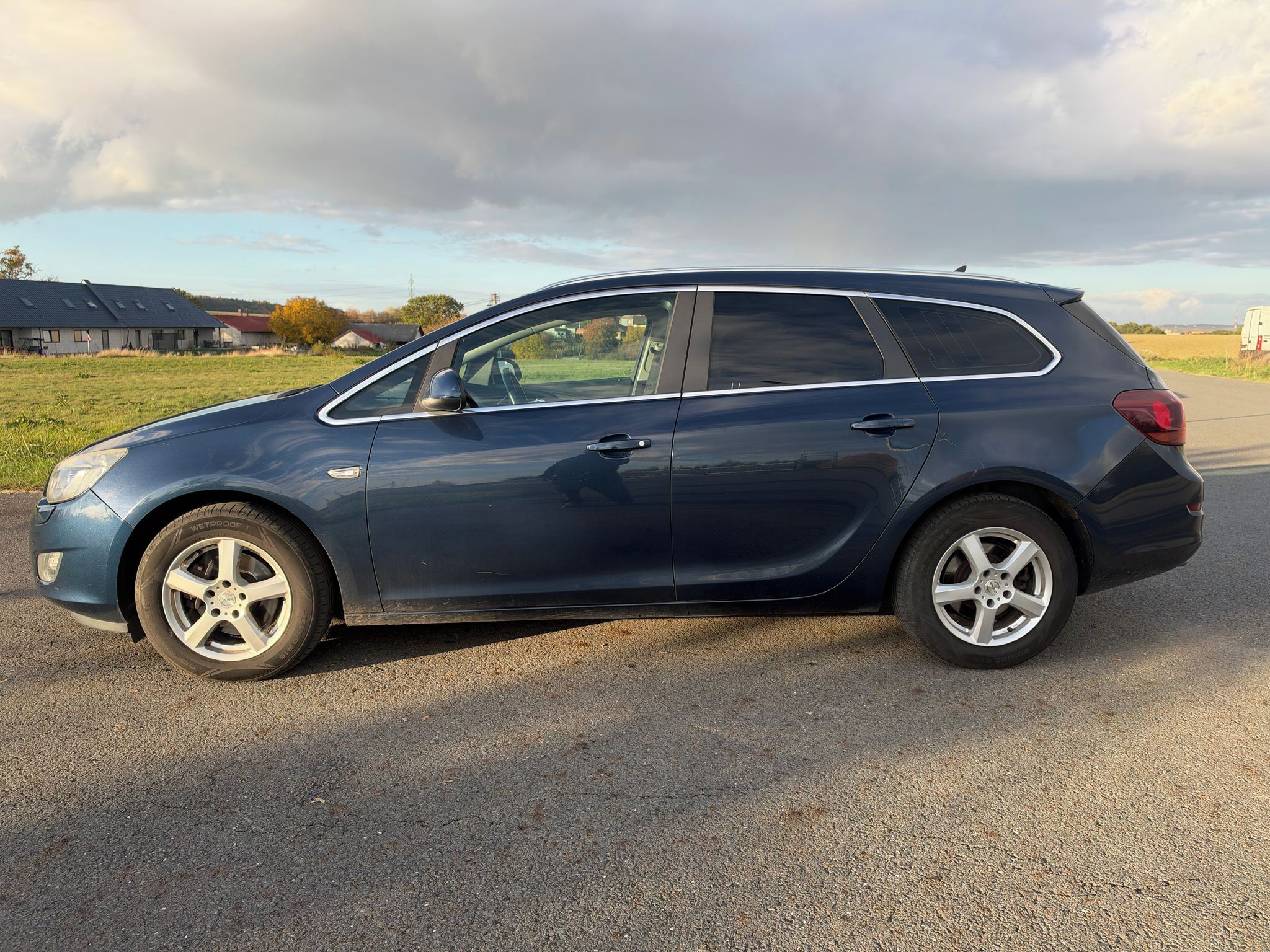 Opel Astra, 2,0 Tdi  121 kW  Sport TOURER - fotka 2