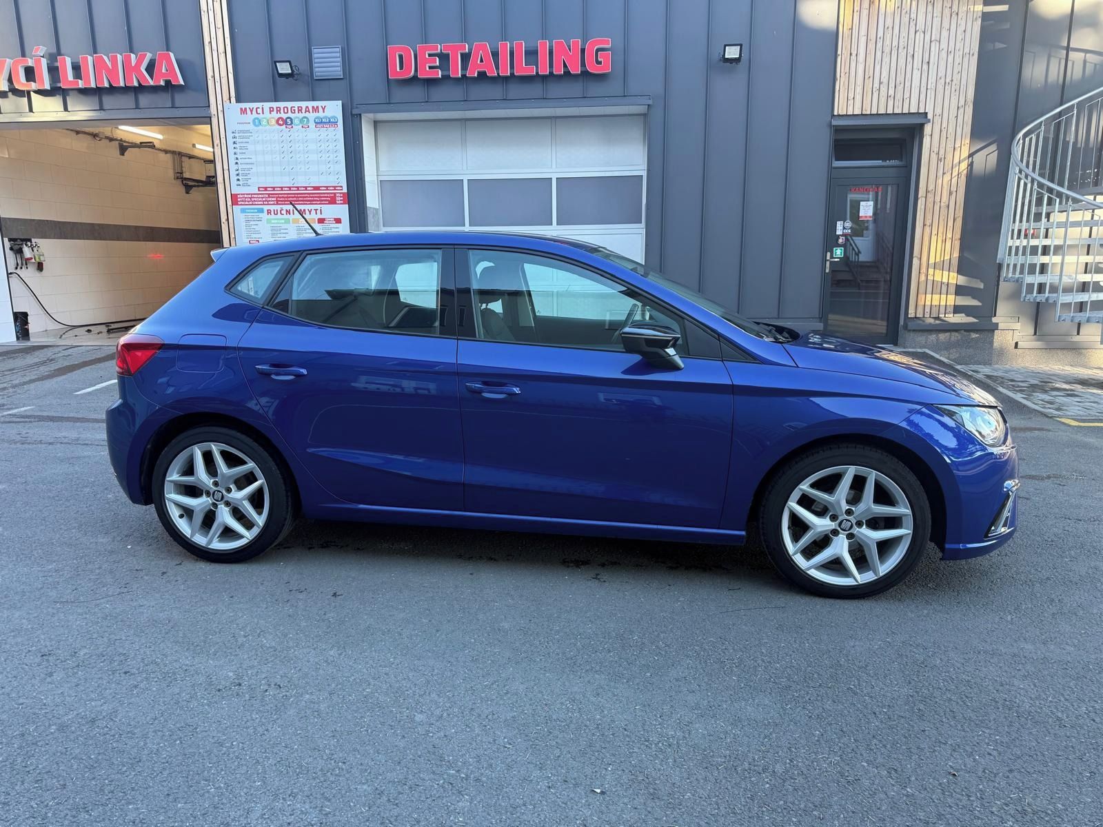 Seat Ibiza, FR 1.0tsi 70kw serviska 1.maj - fotka 3