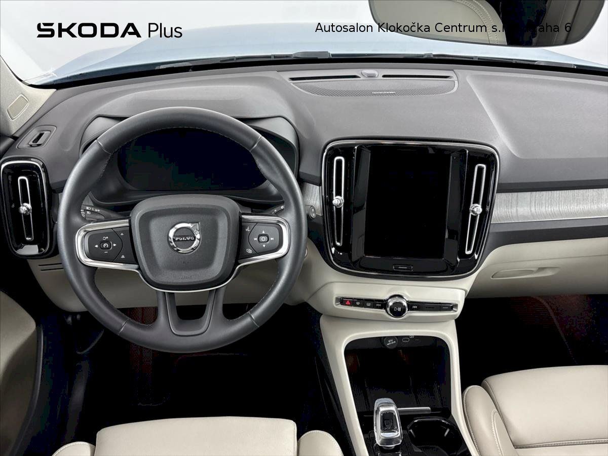 Volvo XC40, B4145 kW Dark Ultimate AT - fotka 5