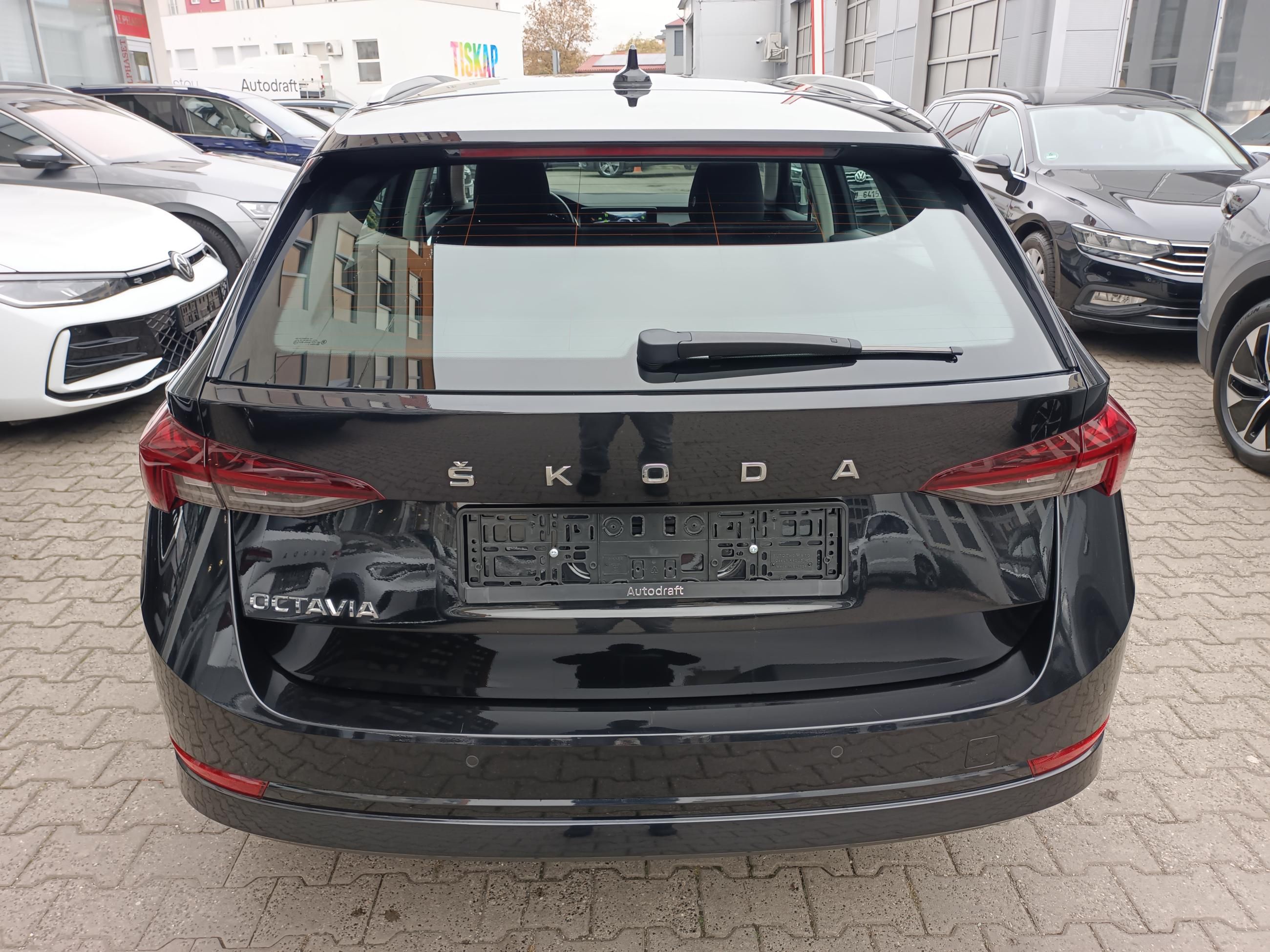 Škoda Octavia, 2.0 TDI 110kW DSG Style - fotka 5