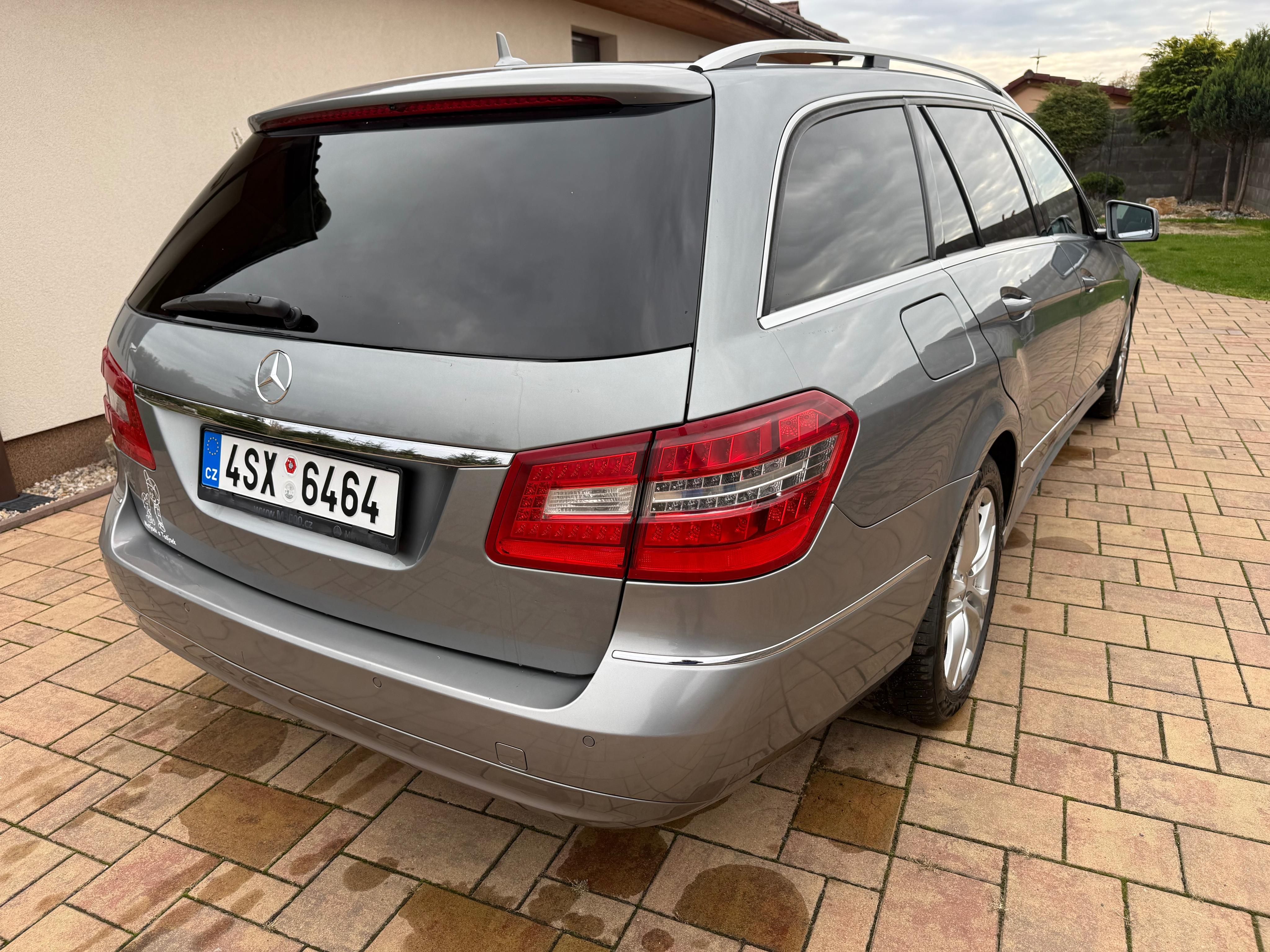 Mercedes-Benz Třídy E, 220 CDI - fotka 6