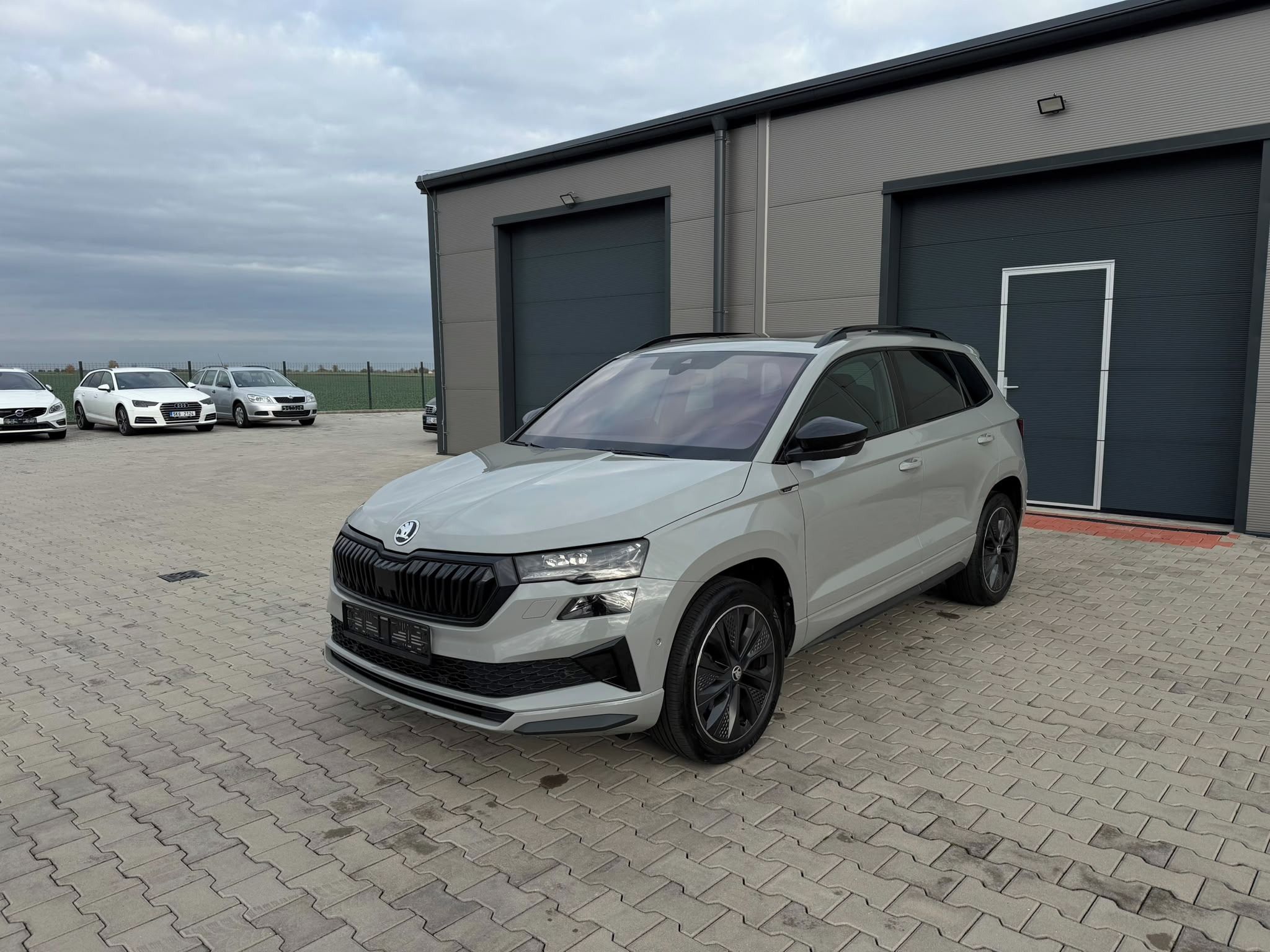 Škoda Karoq, sportline,1.5tsi,webasto,tažné - fotka 4