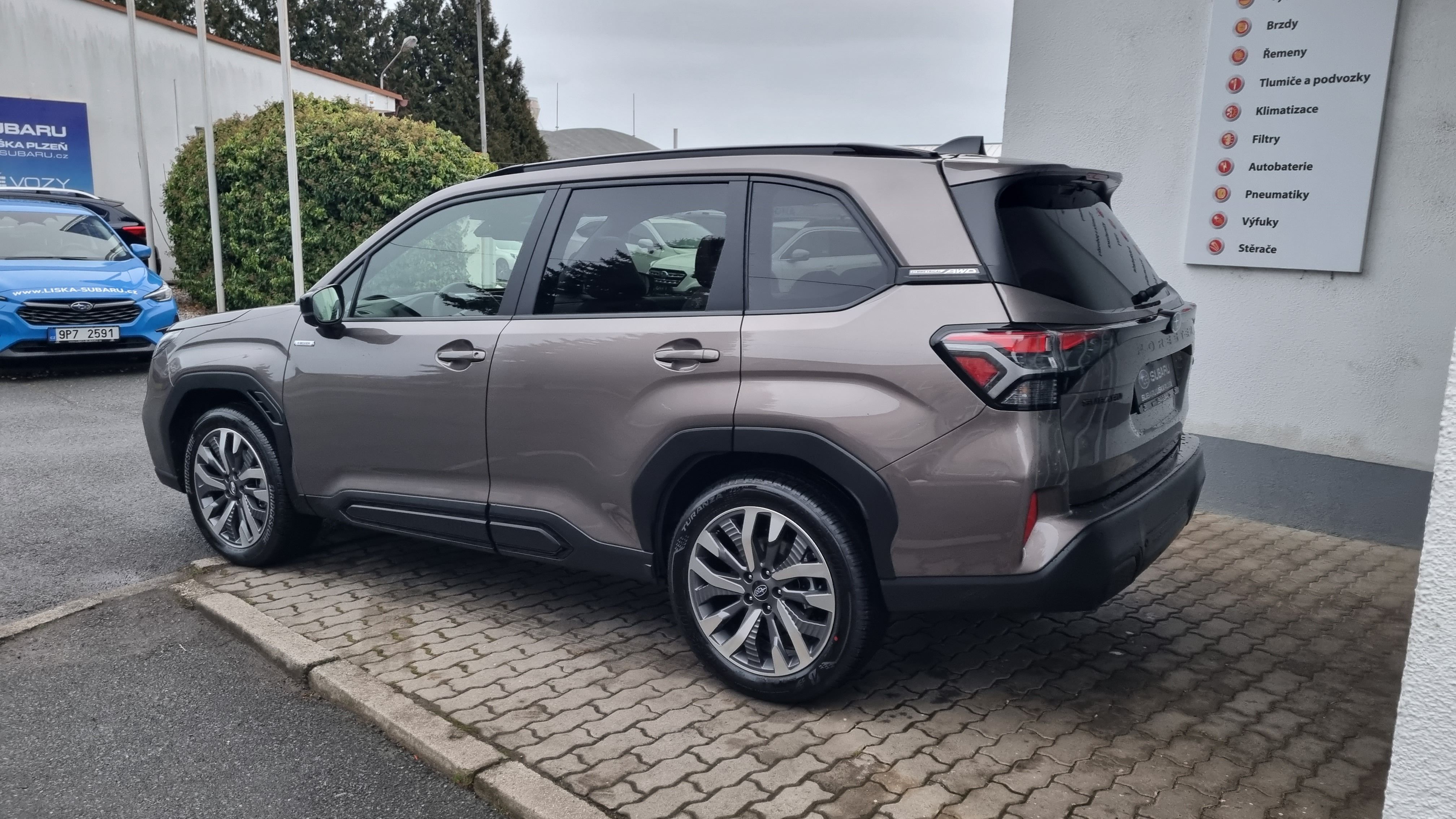 Subaru Forester, 2,0i CVT Touring + zimní kola - fotka 6