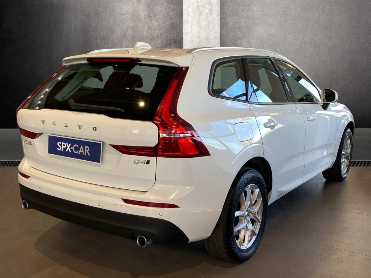 Volvo XC60, D4 AWD MOMENTUM - fotka 4