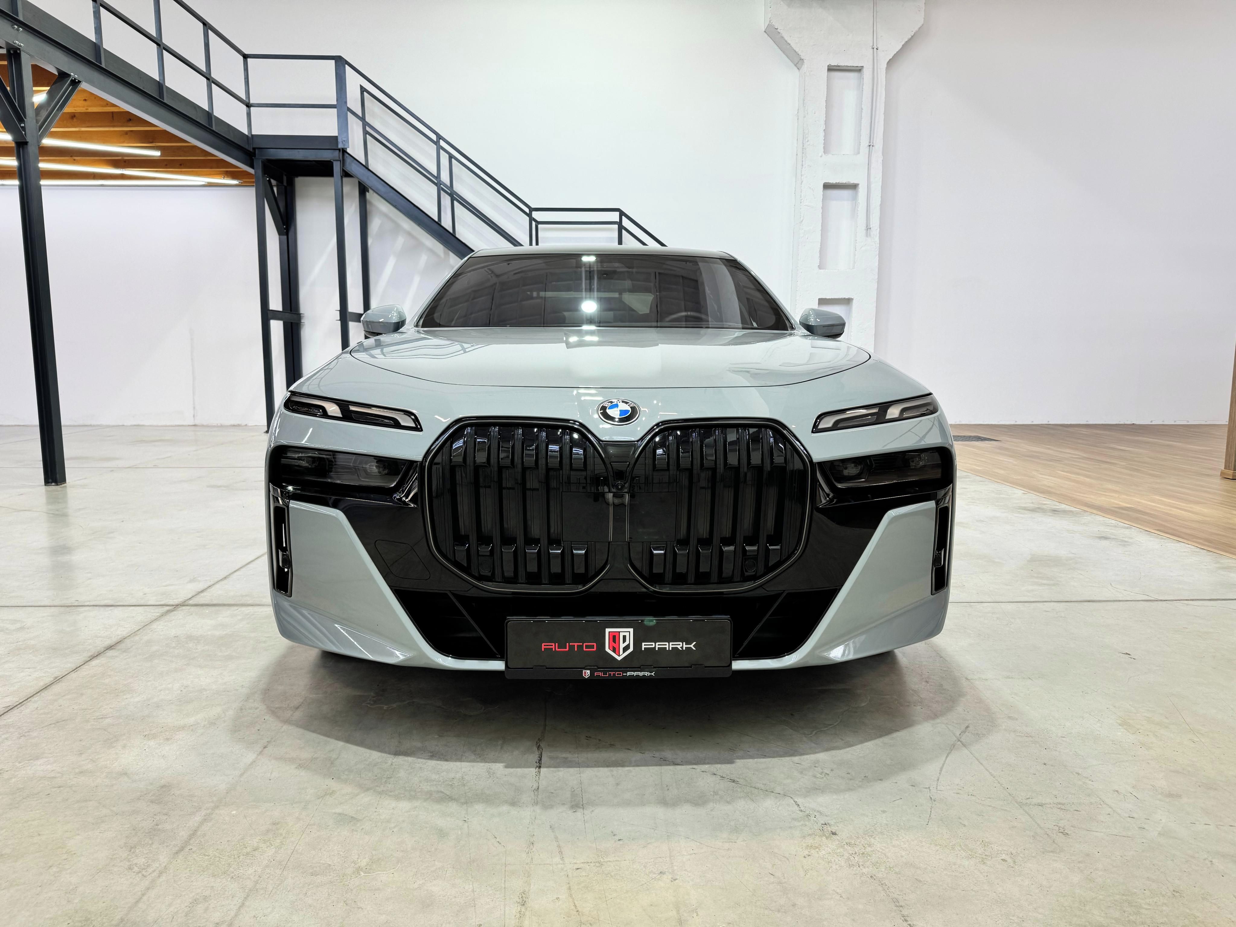 BMW Řada 7, BMW Rad 7 740d mHEV xDrive A/T - fotka 2