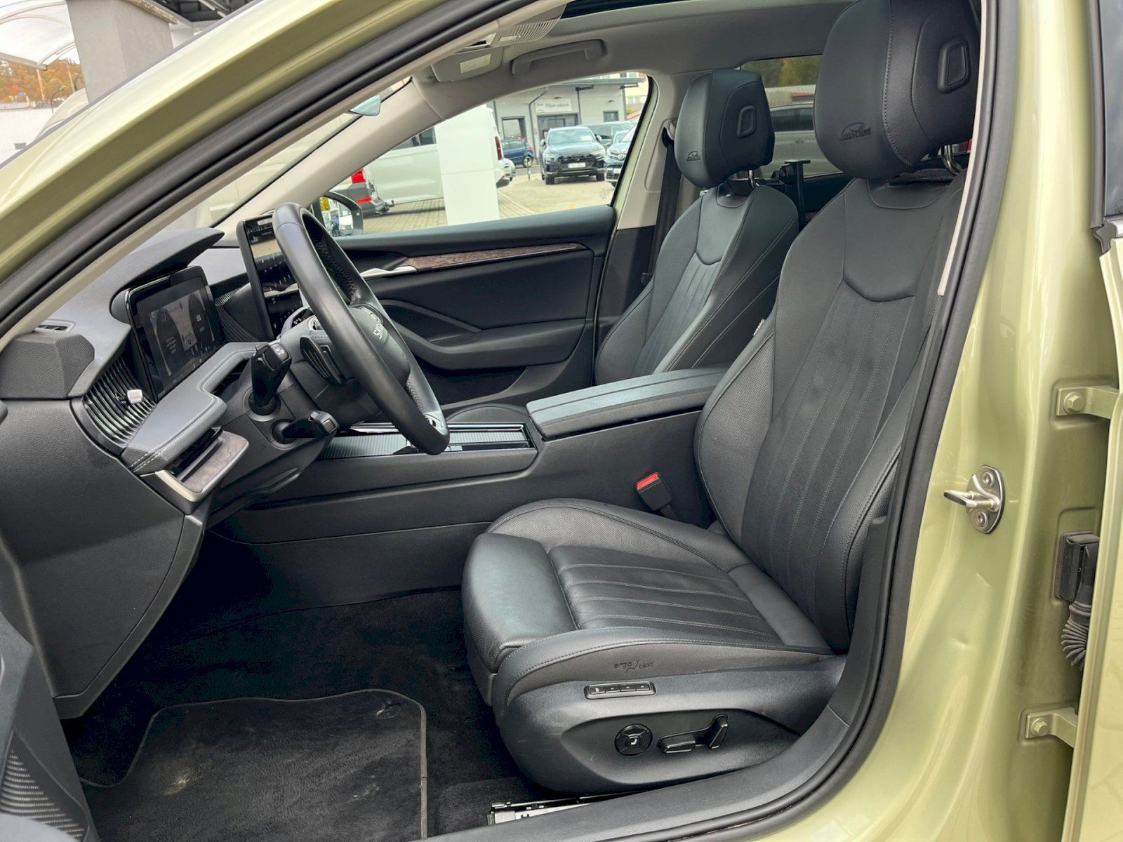 Škoda Superb, L&K Kombi 1.5 150kW A6F - fotka 4